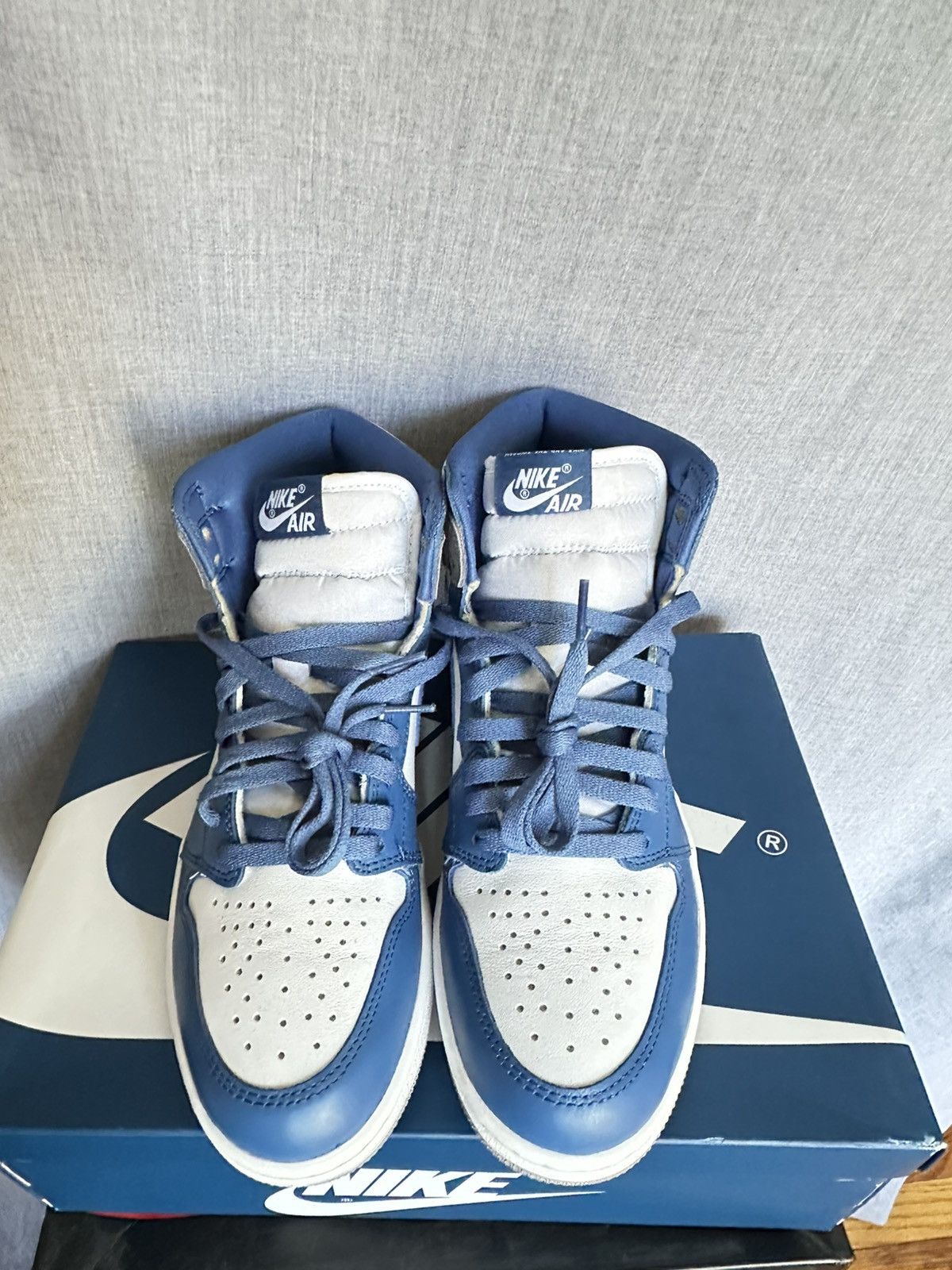 Jordan Brand Air Jordan 1 Retro High “True Blue” Size US 8.5 / EU 41-42 - 4 Thumbnail