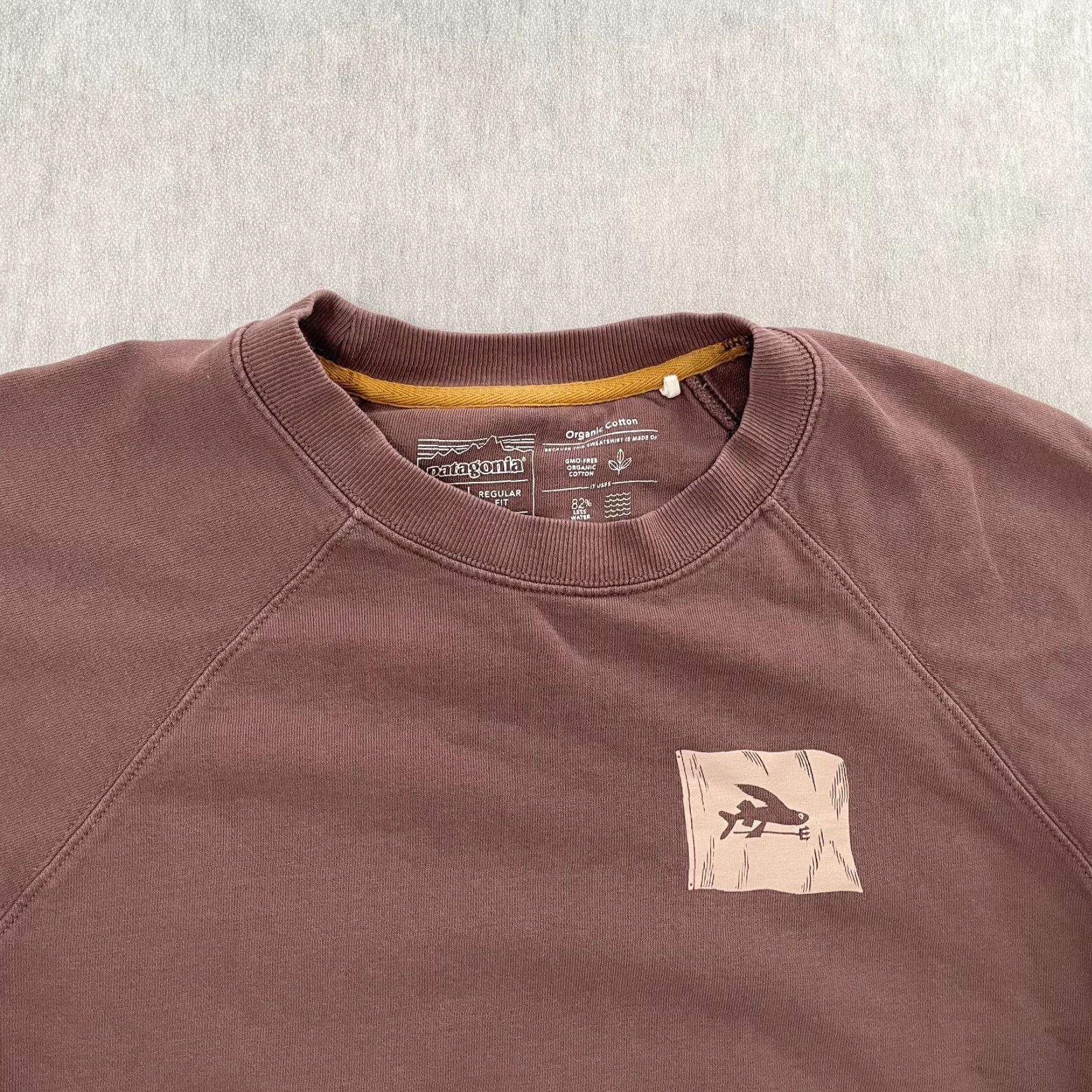 Patagonia Patagonia Sweatshirt Adult Medium Brown Flying Fish Surf Activism Logo Mens M Size US M / EU 48-50 / 2 - 4 Thumbnail