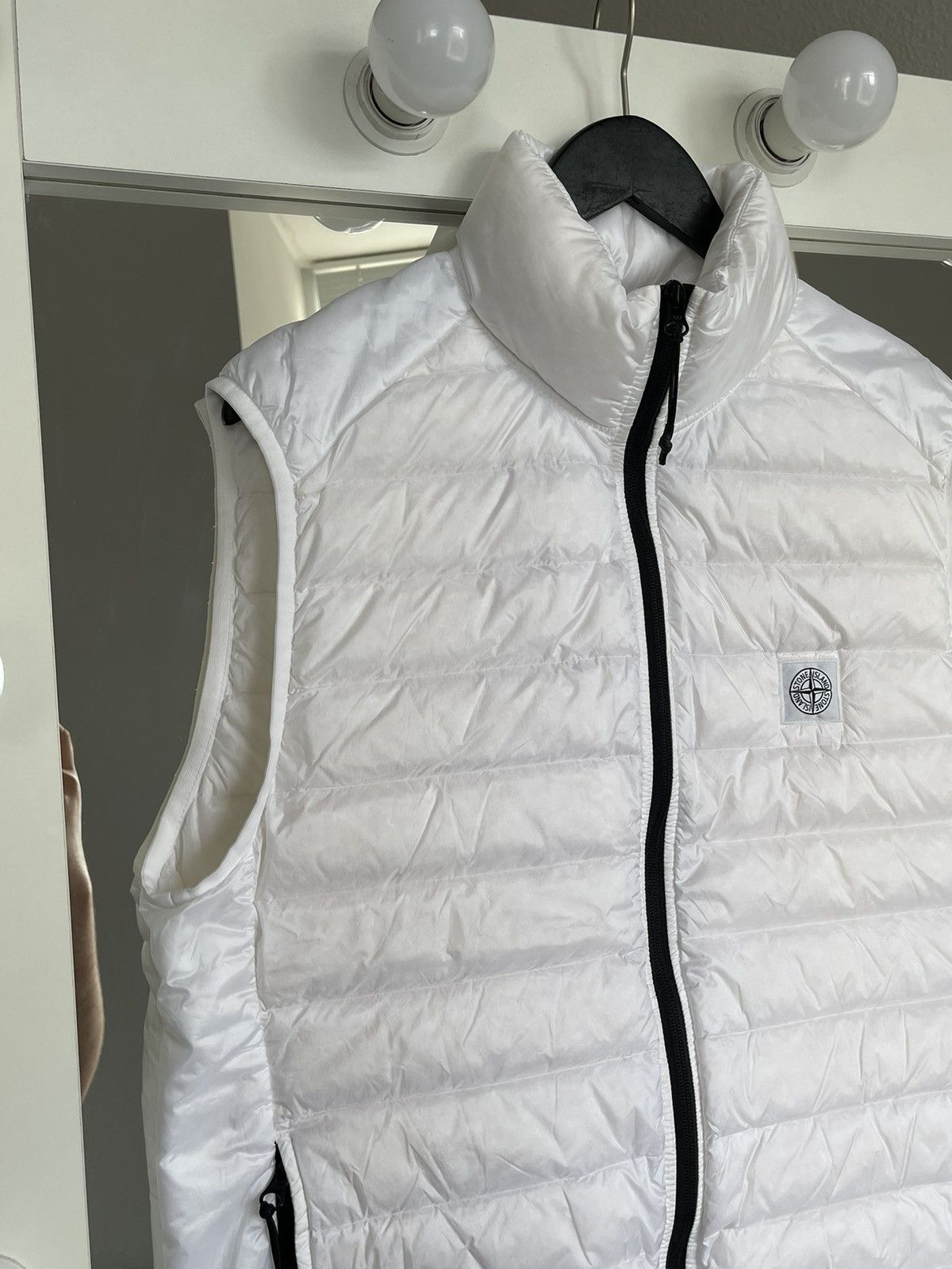 Stone Island Stone Island patch program white vest Size US M / EU 48-50 / 2 - 2 Thumbnail