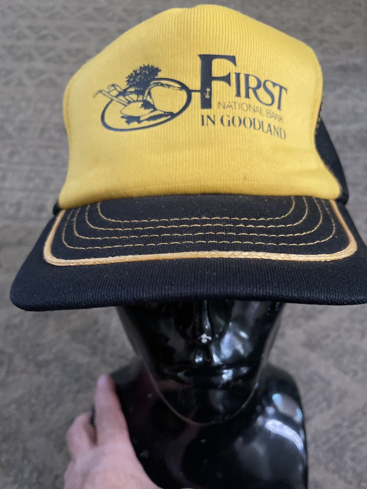 Vintage First National Bank trucker hat cap Goodland Kansas Size ONE SIZE - 2 Thumbnail