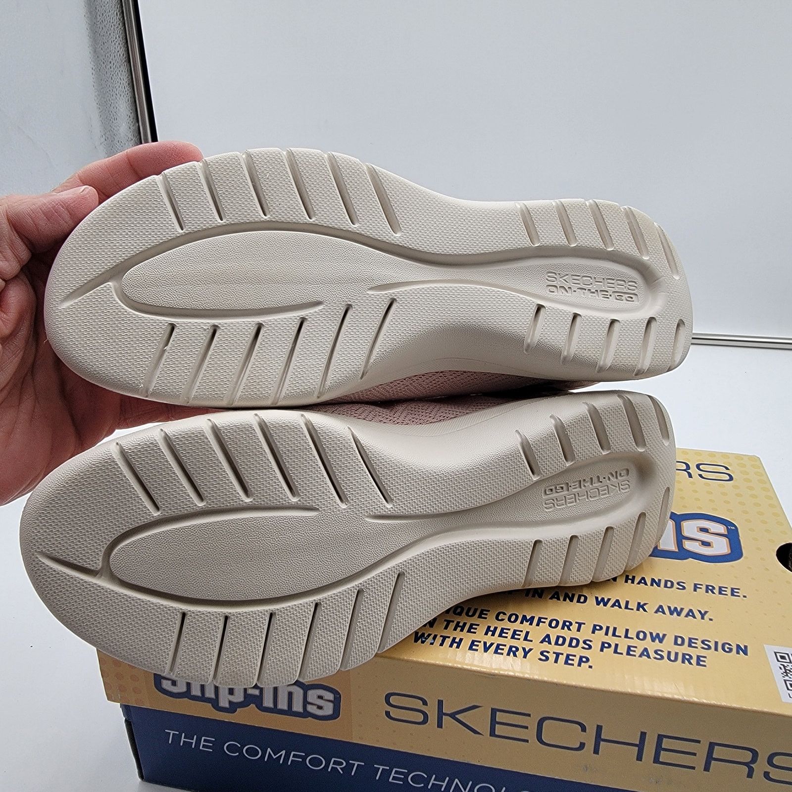 SKECHERS Skechers Wmns On the Go Flex Astonish Sz 7.5 Pink/Wht 136542 Size US 7.5 / IT 37.5 - 5 Thumbnail