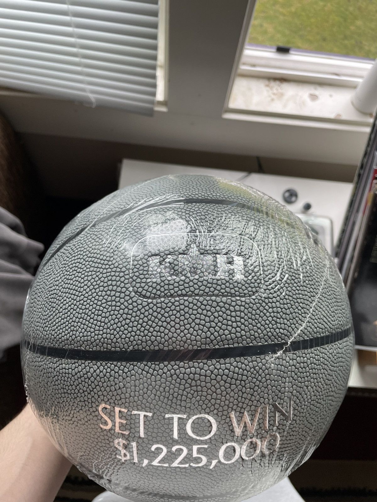 A24 Uncut Gems Game Winning Basketball Size ONE SIZE - 3 Thumbnail