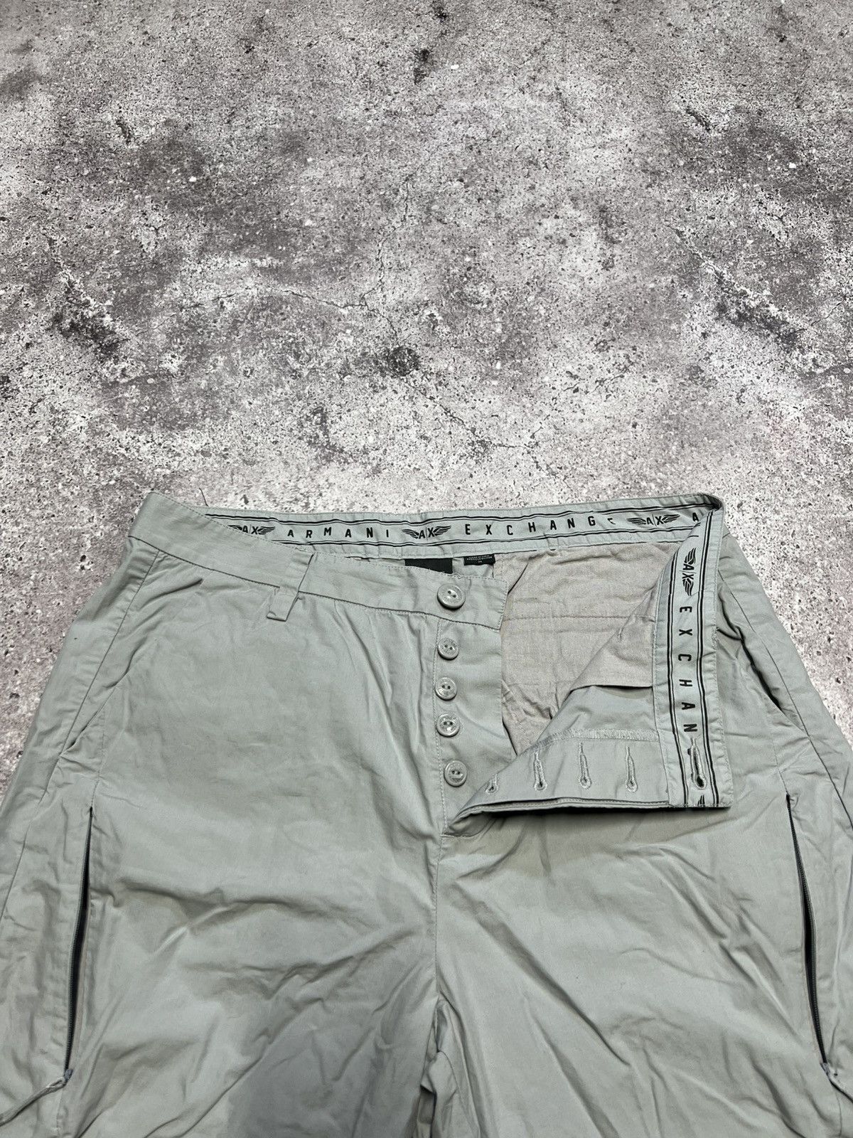 Armani Exchange Armani y2k multi pocket Gray men's shorts vintage Size US 34 / EU 50 - 4 Thumbnail