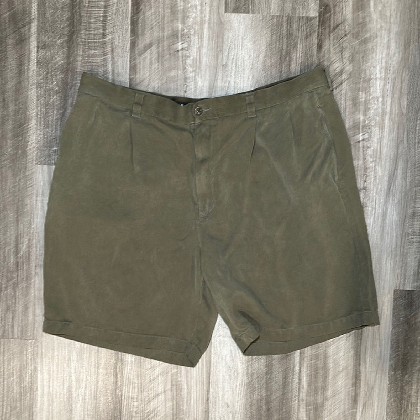 Tommy Bahama Tommy Bahama Silk Pleated Shorts - 40 Size US 40 / EU 56 - 1 Thumbnail