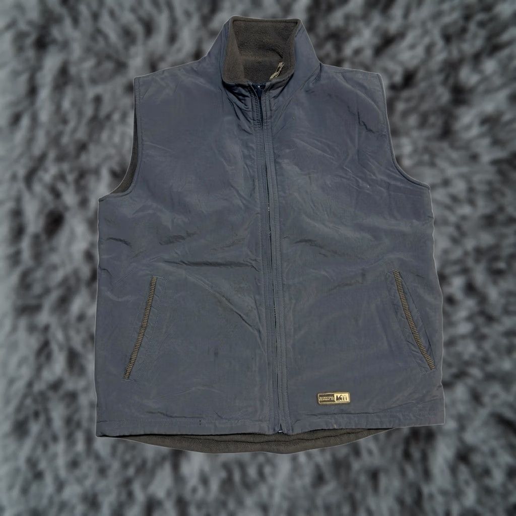 Vintage REI Men's Reversible Gray Vest Full Zip Pockets Lined Fleece Windbreaker M Outdoor All Seasons Size US M / EU 48-50 / 2 - 1 Thumbnail