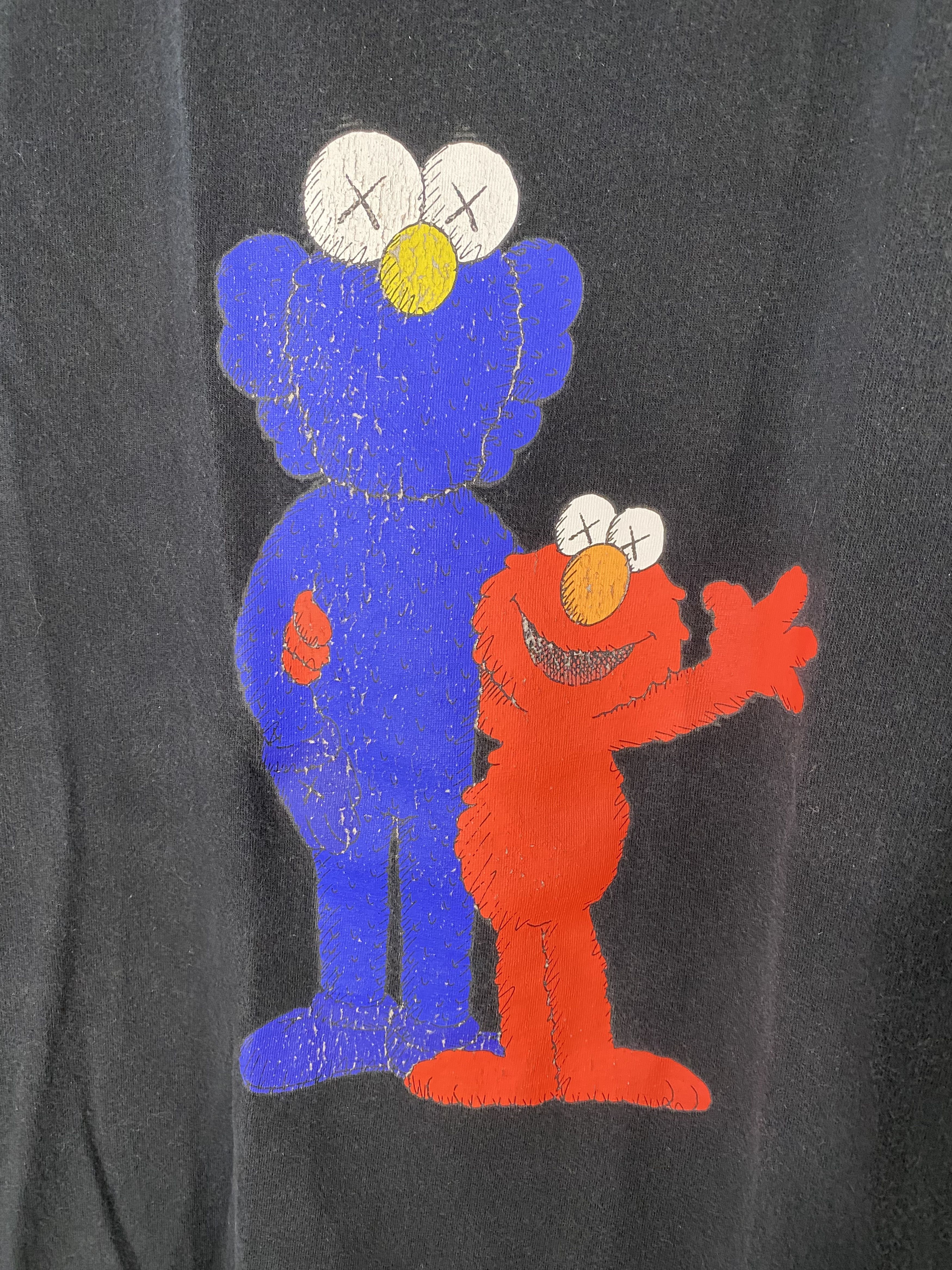 Kaws × Uniqlo KAWS x Uniqlo Black Elmo Companion Tee Size S Size US S / EU 44-46 / 1 - 2 Thumbnail