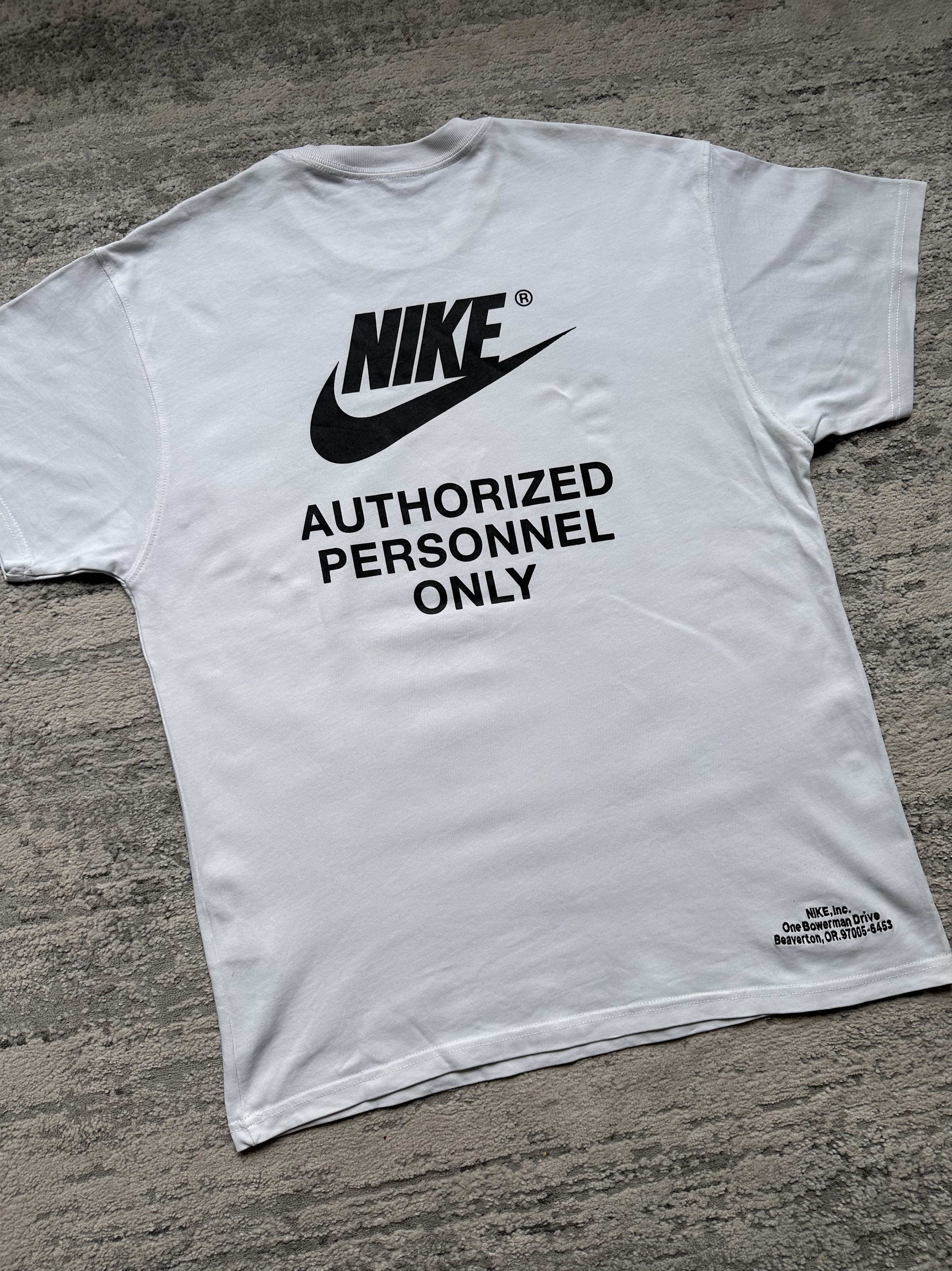Nike Nike NSW AUTHRZD PERSONNEL t shirt Size US XXL / EU 58 / 5 - 2 Thumbnail