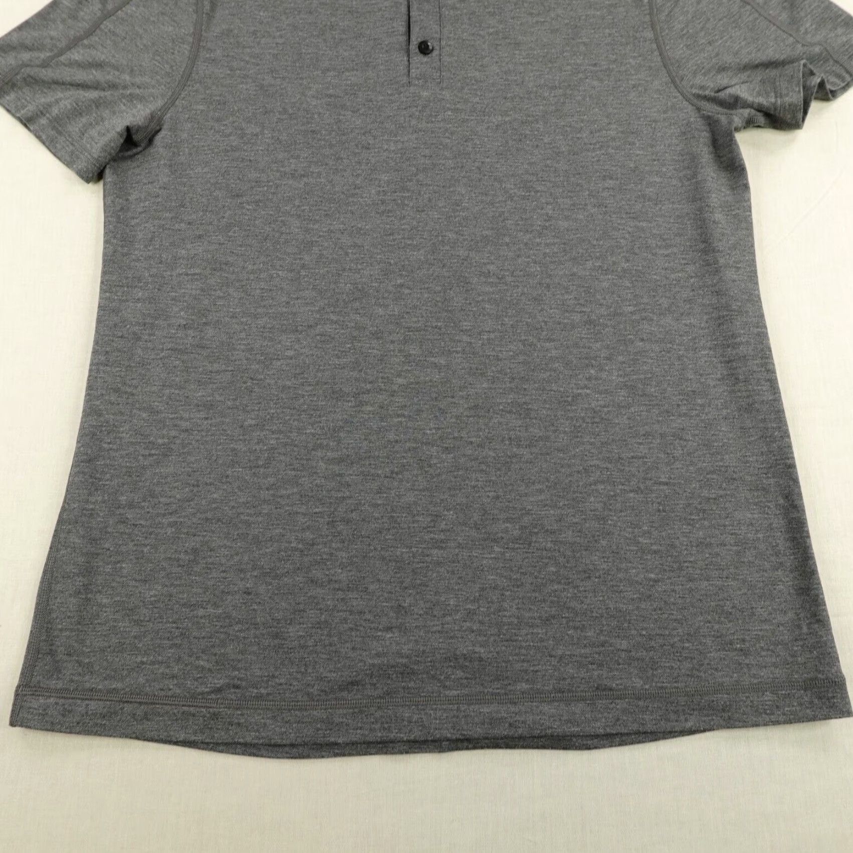 Lululemon Lululemon Polo Shirt Mens Large Gray Evolution Performance Golf Shirt Size US L / EU 52-54 / 3 - 3 Thumbnail