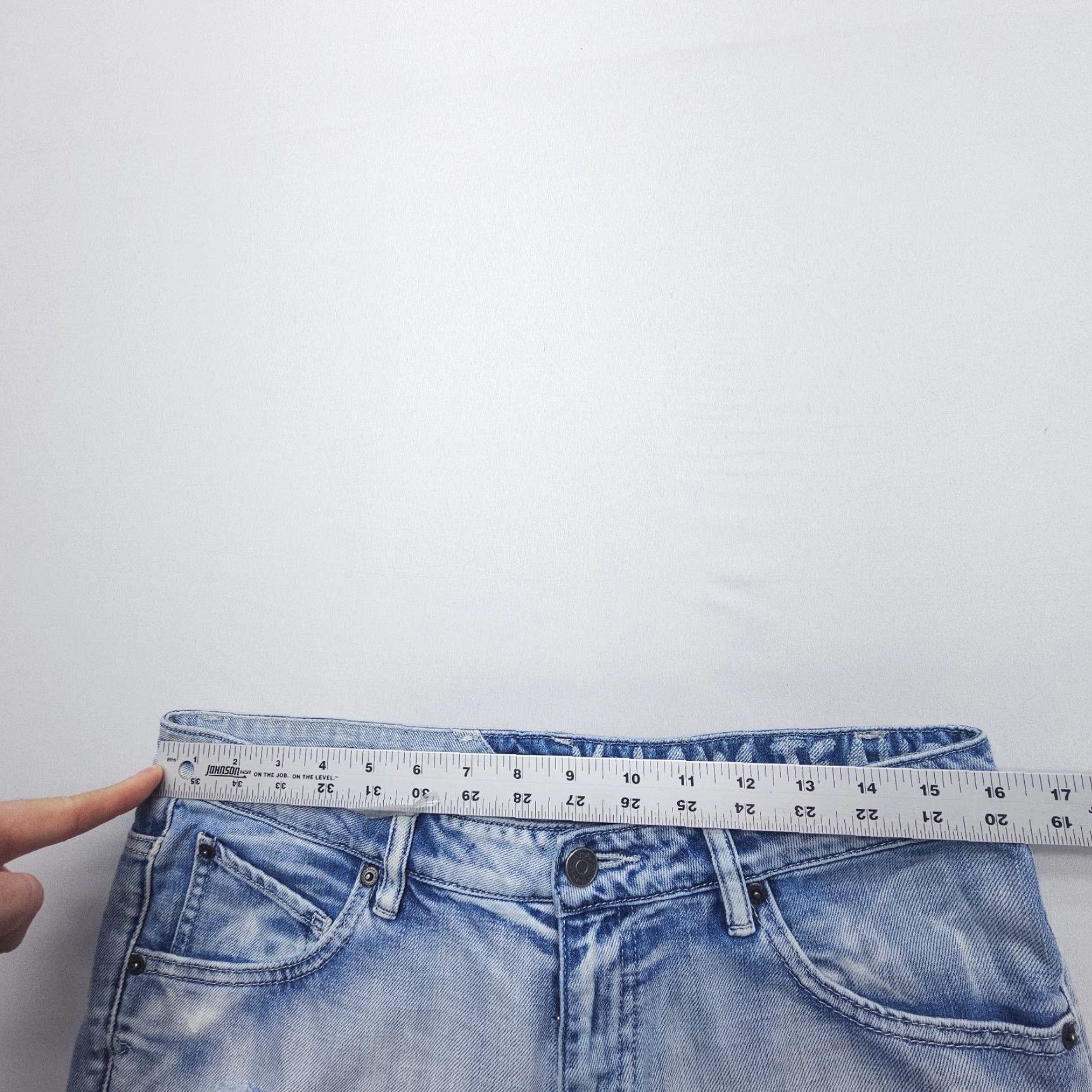 Volcom Volcom Jeans Boyfriend Slim Stoned Distressed Light Blue 32in Inseam 5 Juniors Size 5 USA Logo Crop 5-Pocket Denim Size 27" / US 4 / IT 40 - 7 Thumbnail