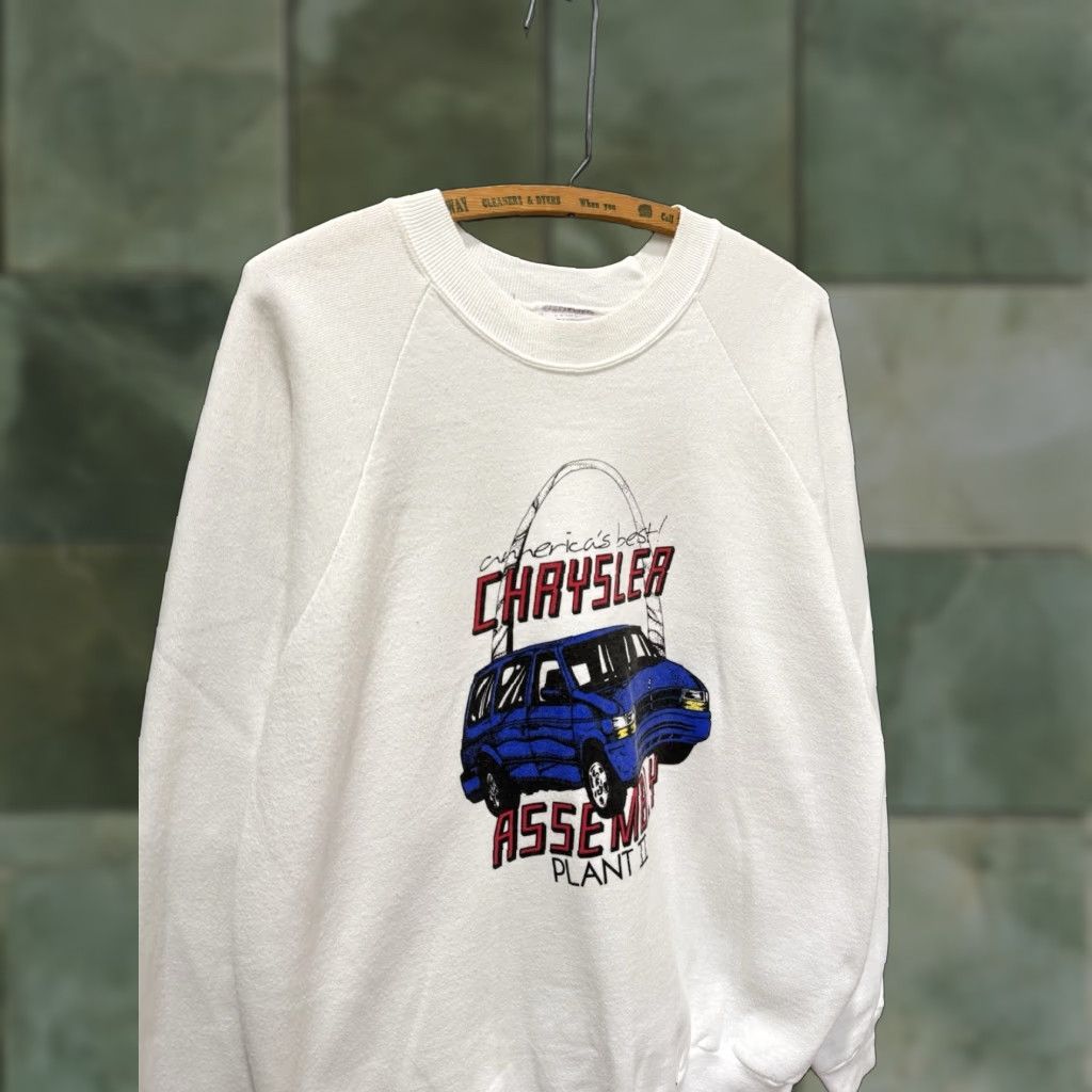 Fruit Of The Loom VINTAGE 80s Chrysler Assembly Plant White Sweatshirt XL Mens Pullover Sweatshirt White 80s Mens XL Size US XL / EU 56 / 4 - 1 Thumbnail