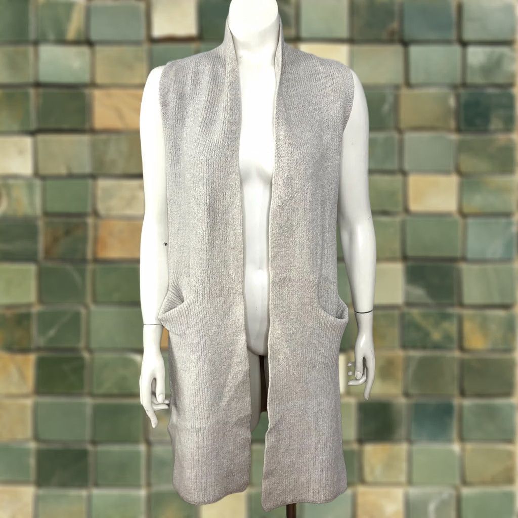 Vintage Wilfred Olivie Sleeveless Cardigan Womens Medium Sweater Light Gray CAM4-3472-49 Size M / US 6-8 / IT 42-44 - 1 Thumbnail