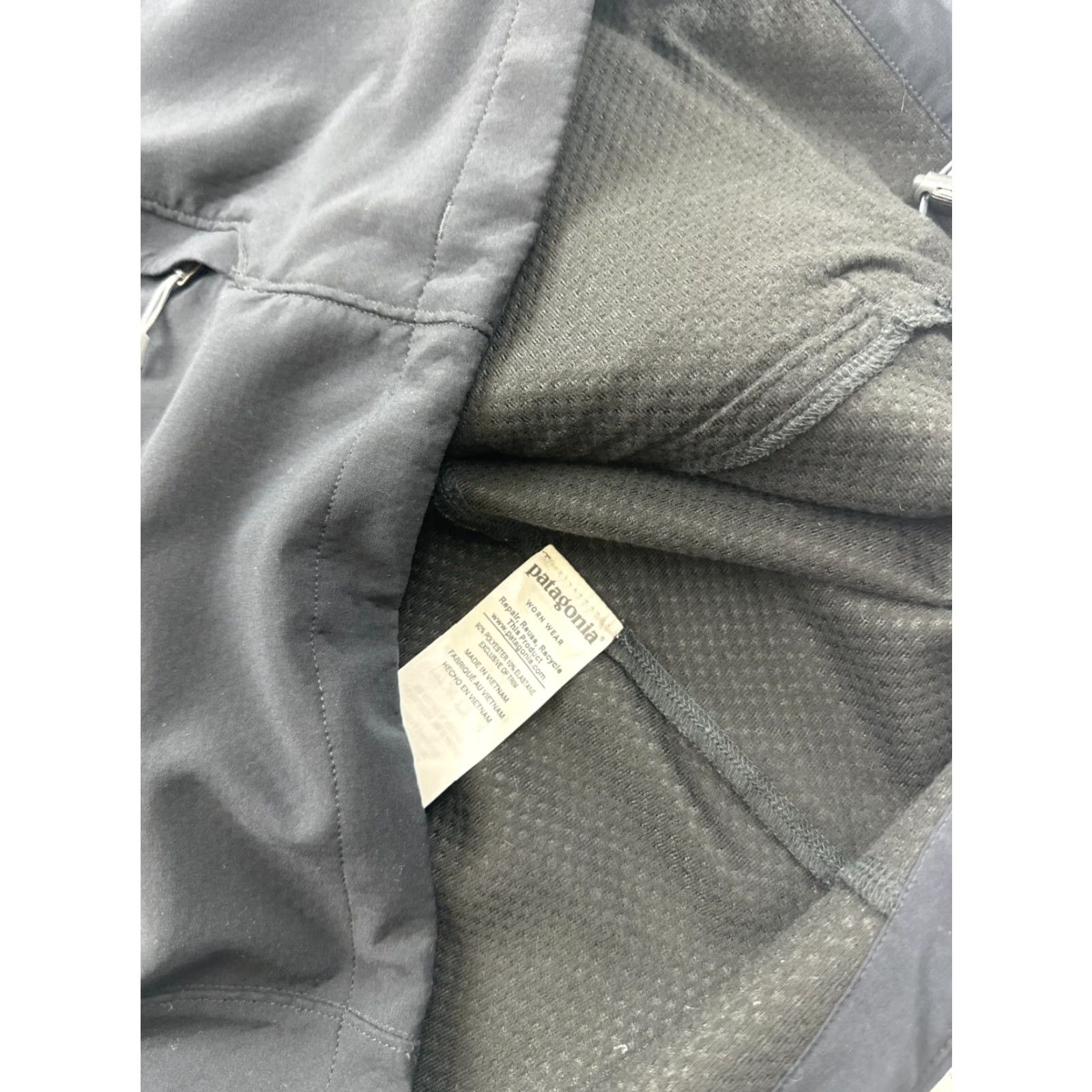 Patagonia Patagonia Jacket Womens Medium Black Adze Soft Shell Full Zip Logo Pockets Regular Fit Outdoor Fall Winter (Jacket) Size M / US 6-8 / IT 42-44 - 7 Thumbnail