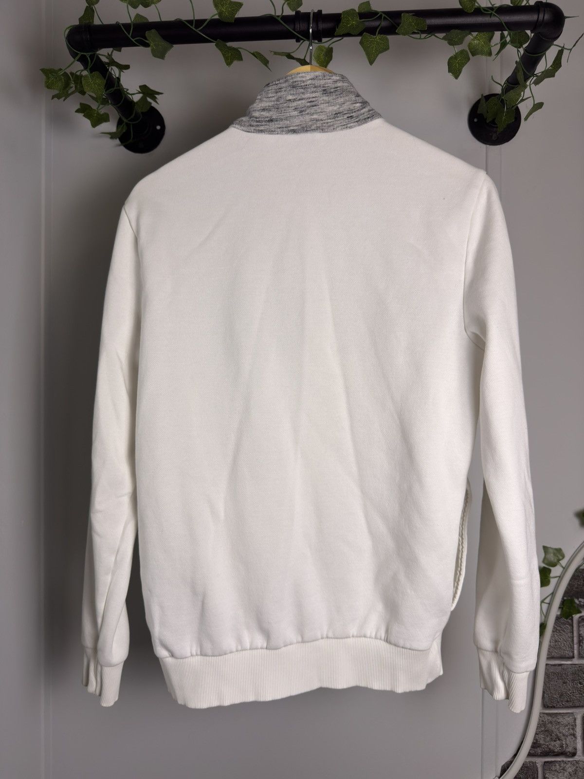 Calvin Klein Calvin Klein White Gray Zip Up Jacket Small Good Condition Size US S / EU 44-46 / 1 - 3 Thumbnail