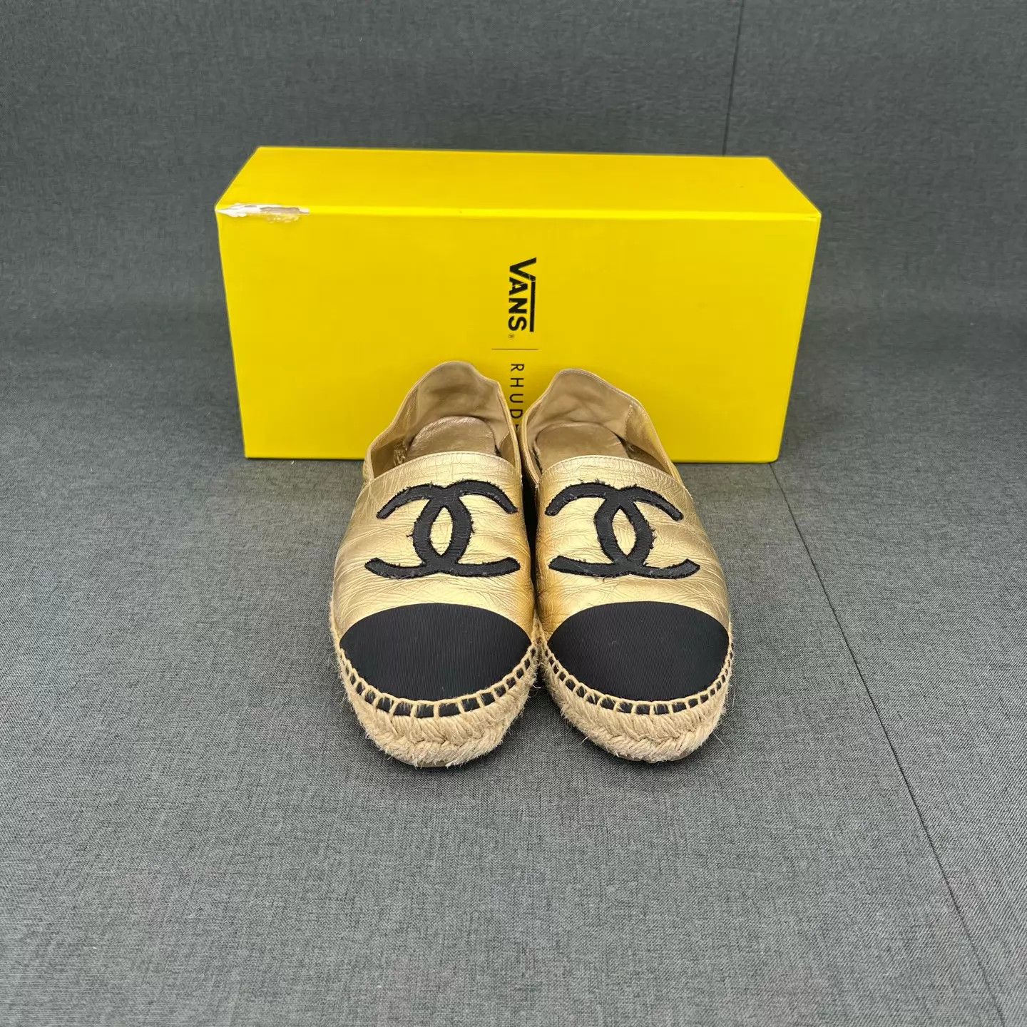Chanel Chanel CC Logo Black & Gold Fisherman Shoes Size 38 With Box Size US 7.5 / IT 37.5 - 4 Thumbnail