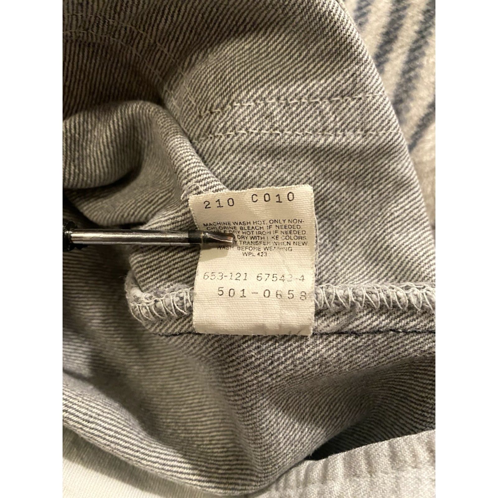 Levi's VINTAGE Levi's 501 Jeans Gray Distressed Button Fly 32x30 USA 90s Grunge Mens Jeans Regular Straight Size US 32 / EU 48 - 7 Thumbnail
