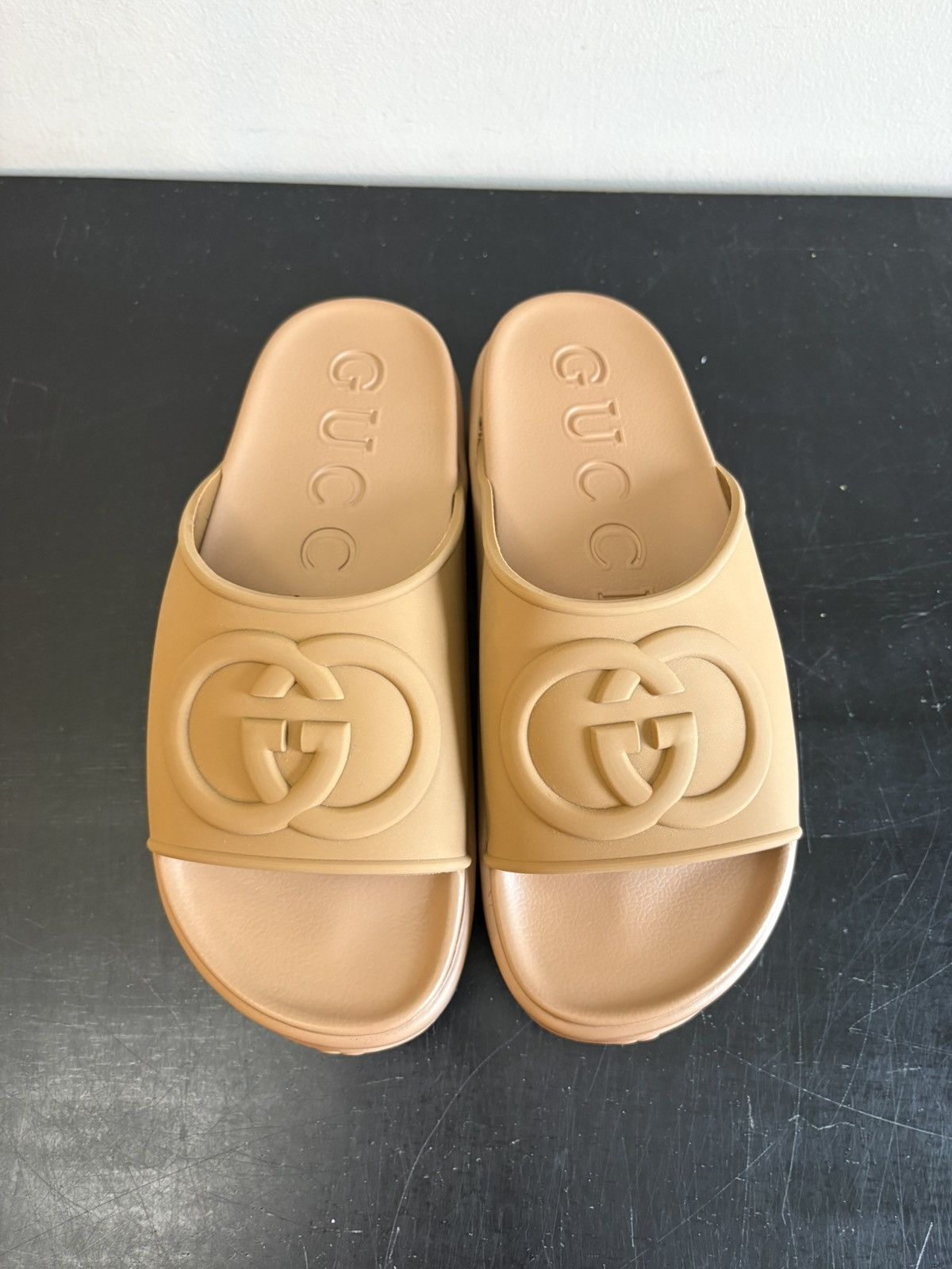 Gucci Gucci GG Interlocking Platform Rubber Slides Brown Size US 7 / EU 40 - 2 Thumbnail