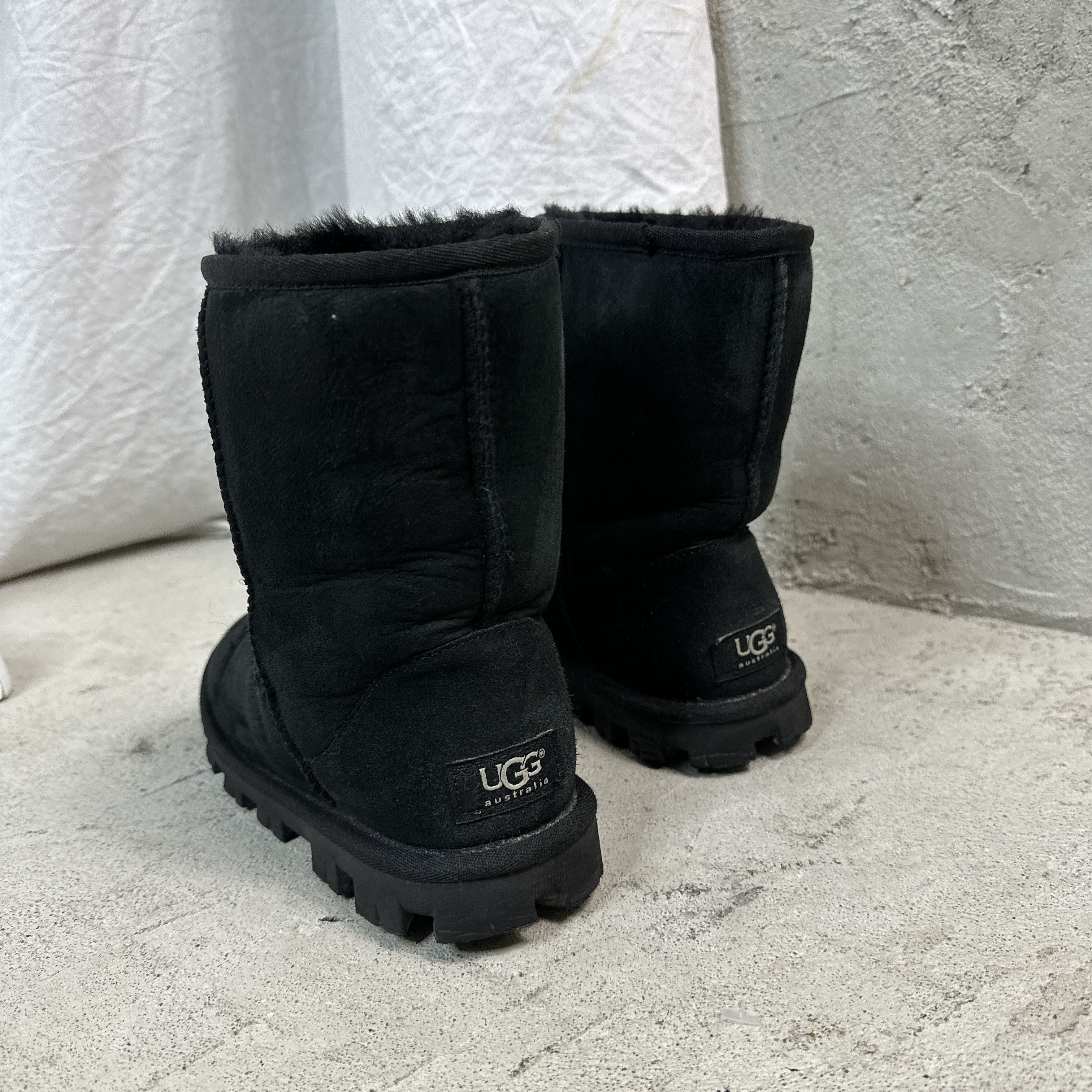 Ugg × Vintage UGG Boots Size US 7 / IT 37 - 4 Thumbnail