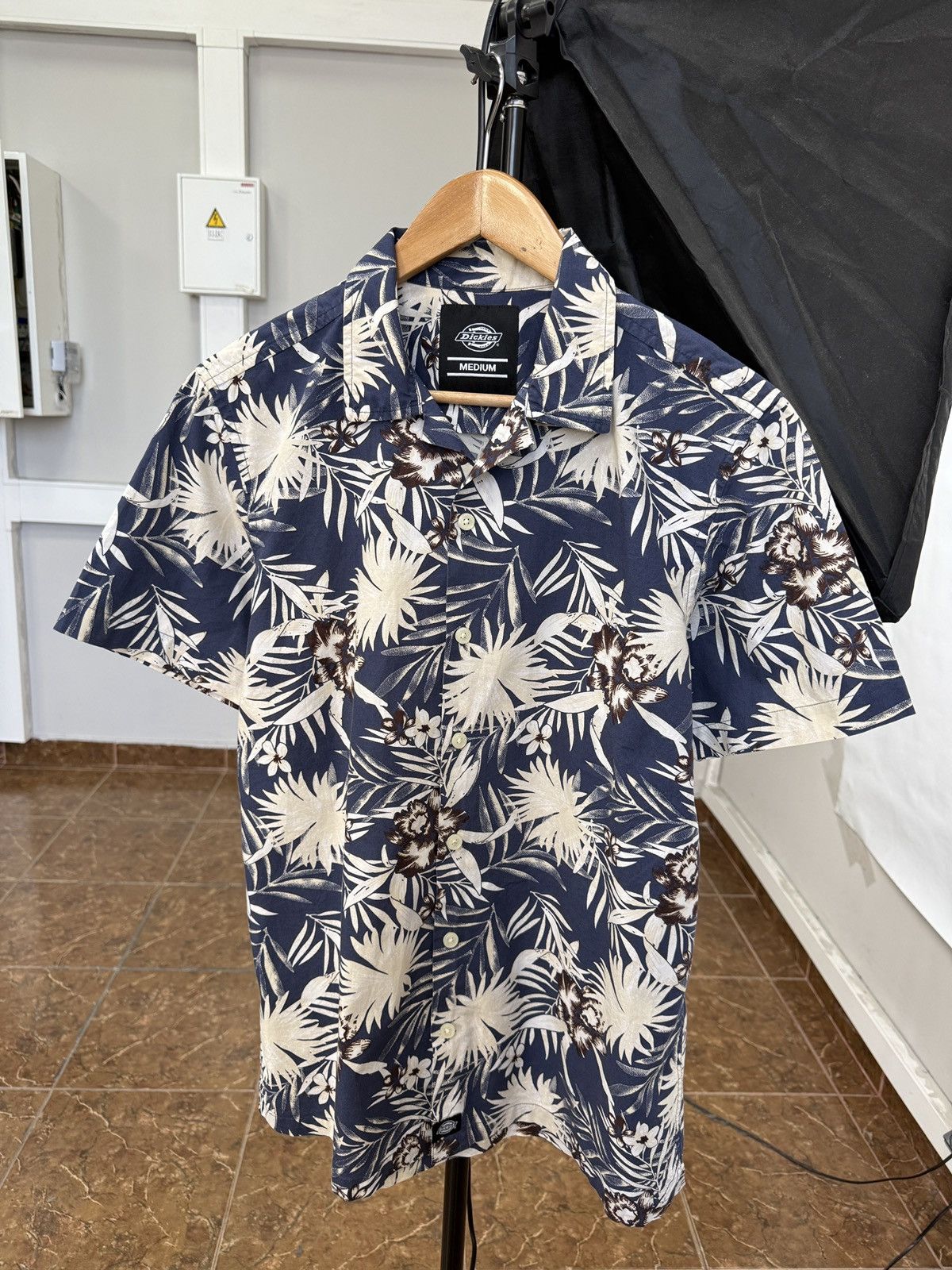 Dickies 🇺🇸🌺 Dickies Hawaiian Floral Short Sleeve Shirt Retro Rare Size US M / EU 48-50 / 2 - 1 Thumbnail