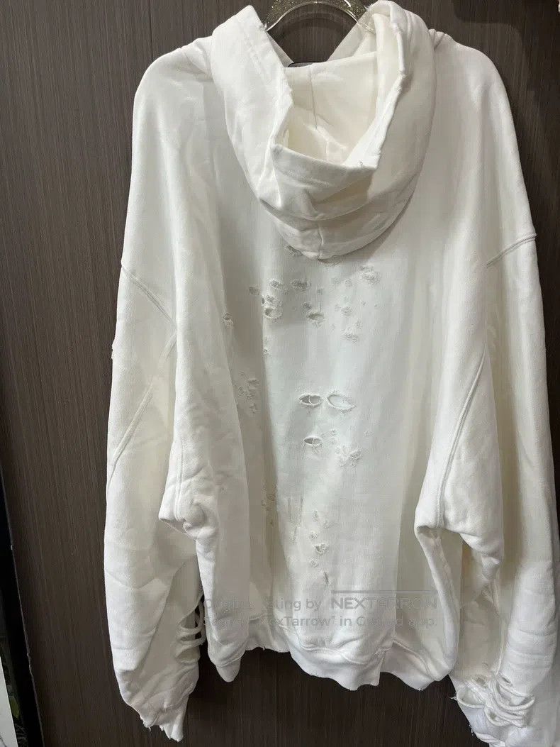 Balenciaga Balenciaga Distressed sweatshirt Size US S / EU 44-46 / 1 - 2 Thumbnail