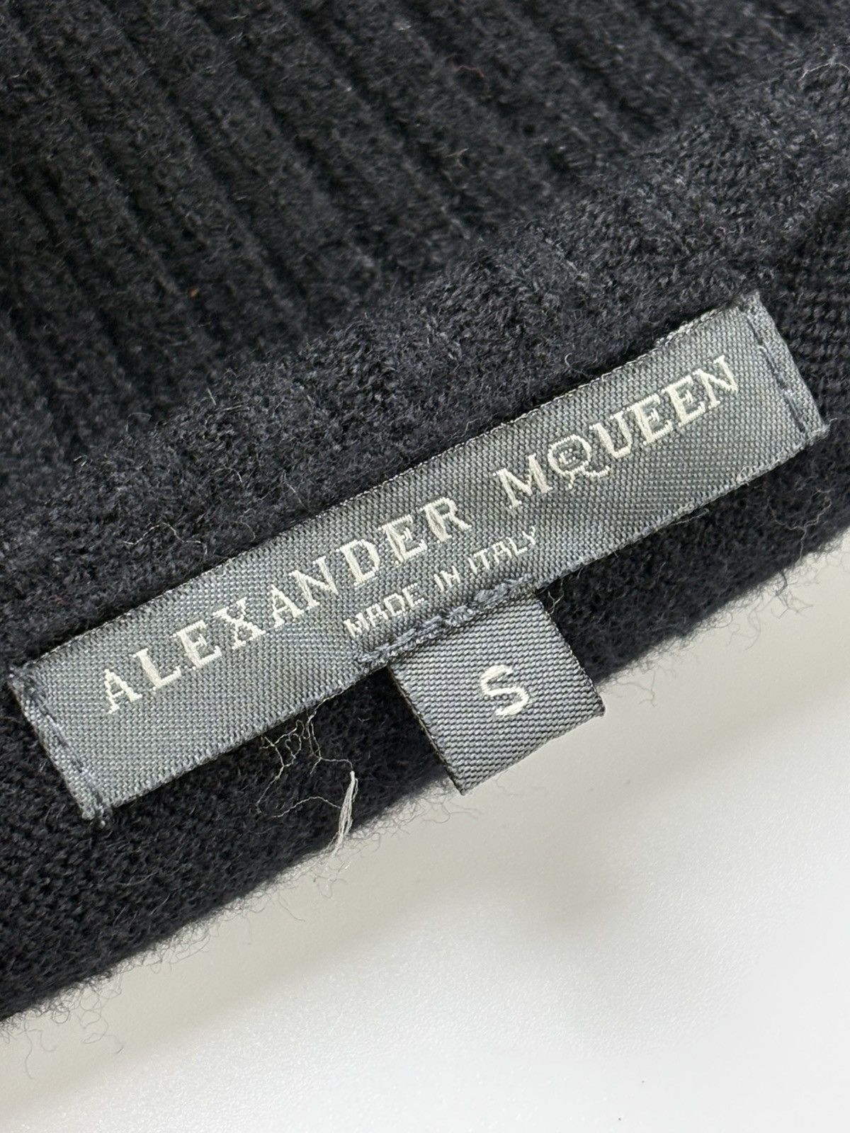 Alexander McQueen Archive Alexander Mcqueen Cashmere Off Shoulder Knitwear Size S / US 4 / IT 40 - 8 Thumbnail