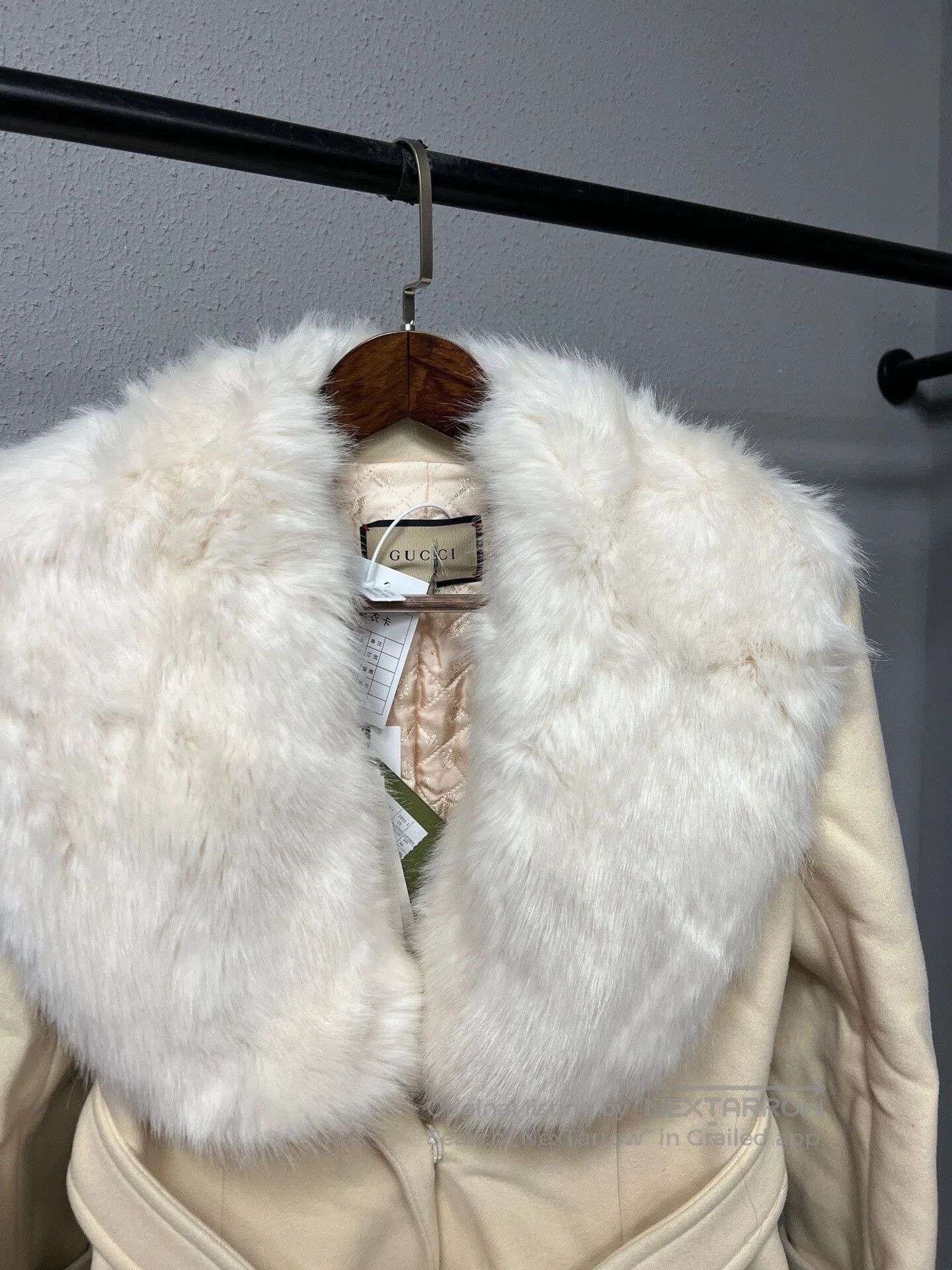 Gucci Gucci Long Coat with Fur Collar. Size M / US 6-8 / IT 42-44 - 3 Thumbnail