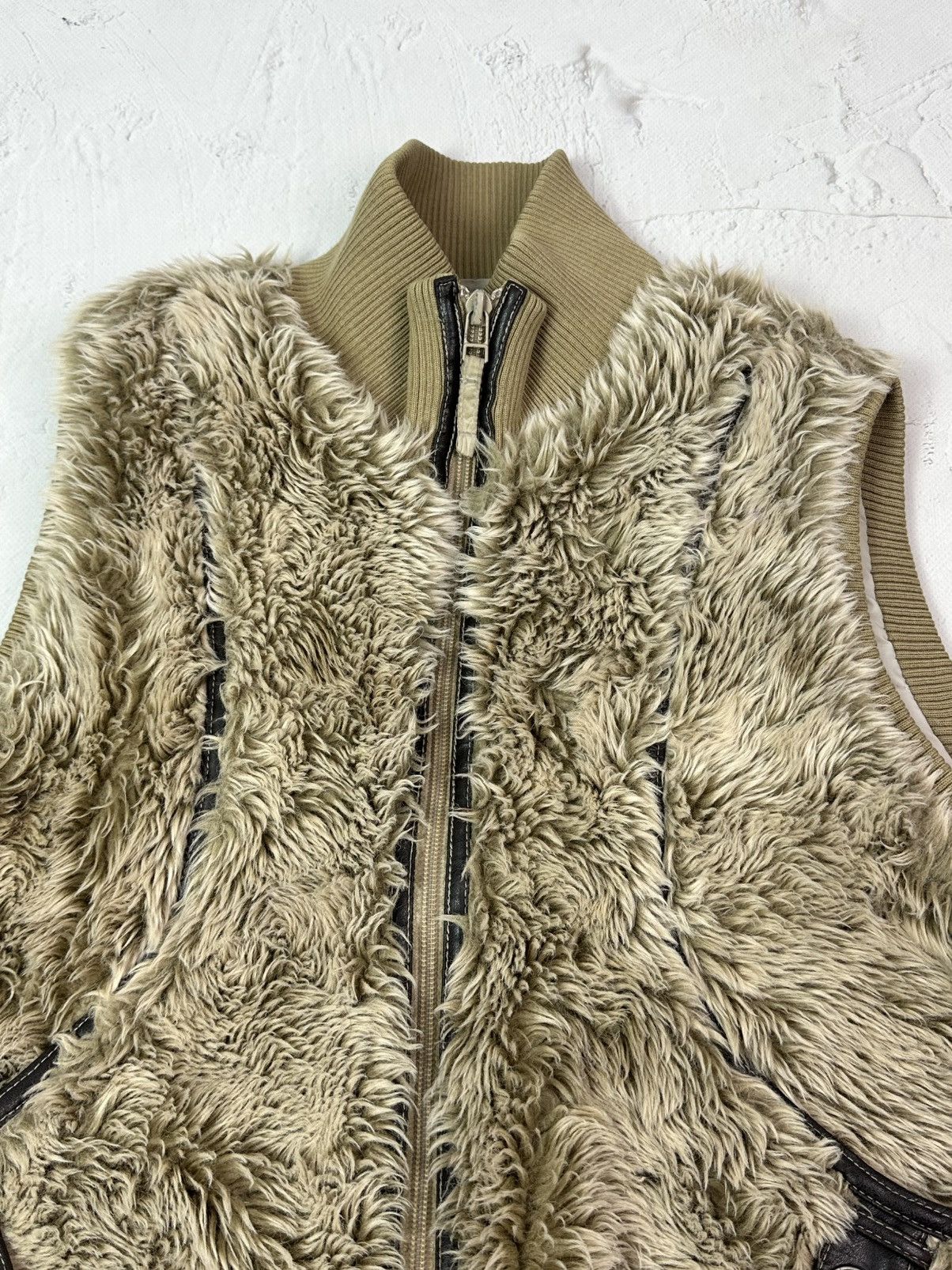 Vintage Vintage Faux Fur Leather Details Beige Vest Size S / US 4 / IT 40 - 6 Thumbnail