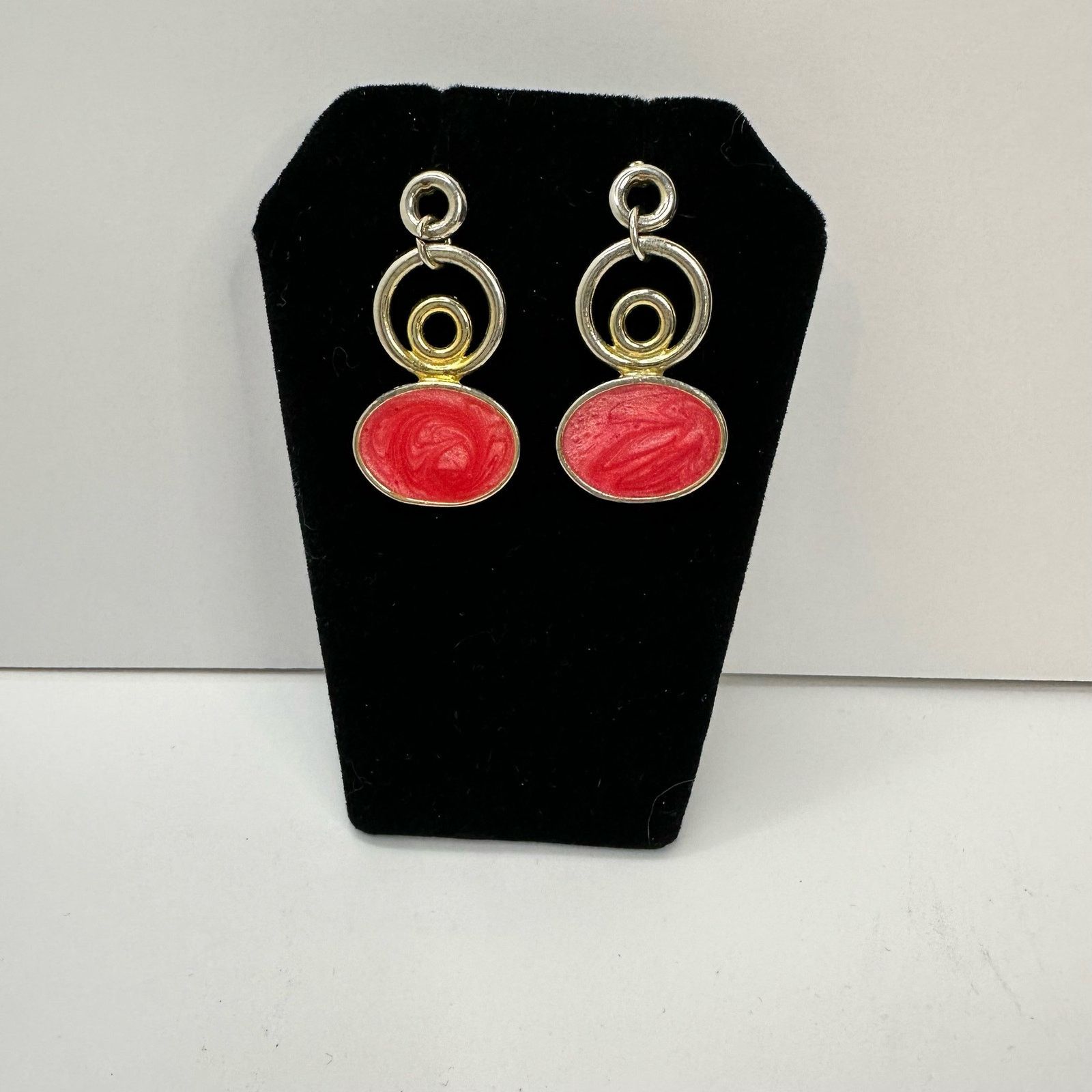 Vintage GoldTone Dangling Earrings Enamel Red Enamel Oval Post Size ONE SIZE - 6 Thumbnail