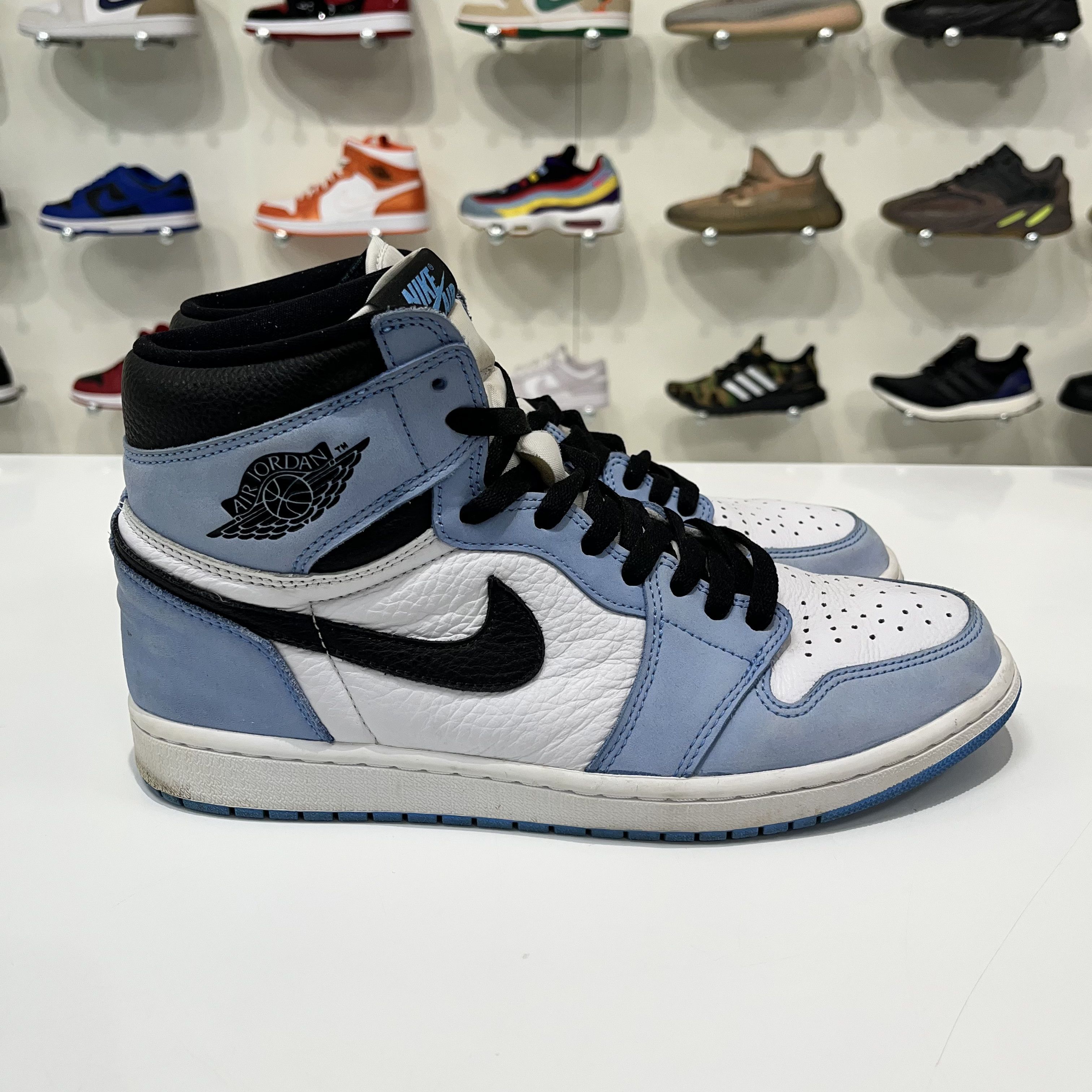 Nike Jordan 1 Retro High OG University Blue Size US 10.5 / EU 43-44 - 7 Thumbnail