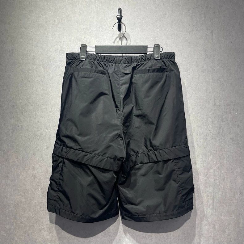Givenchy Givenchy Size 50Side skill lock pocket shorts 2506-Nextarro Size US 30 / EU 46 - 2 Thumbnail