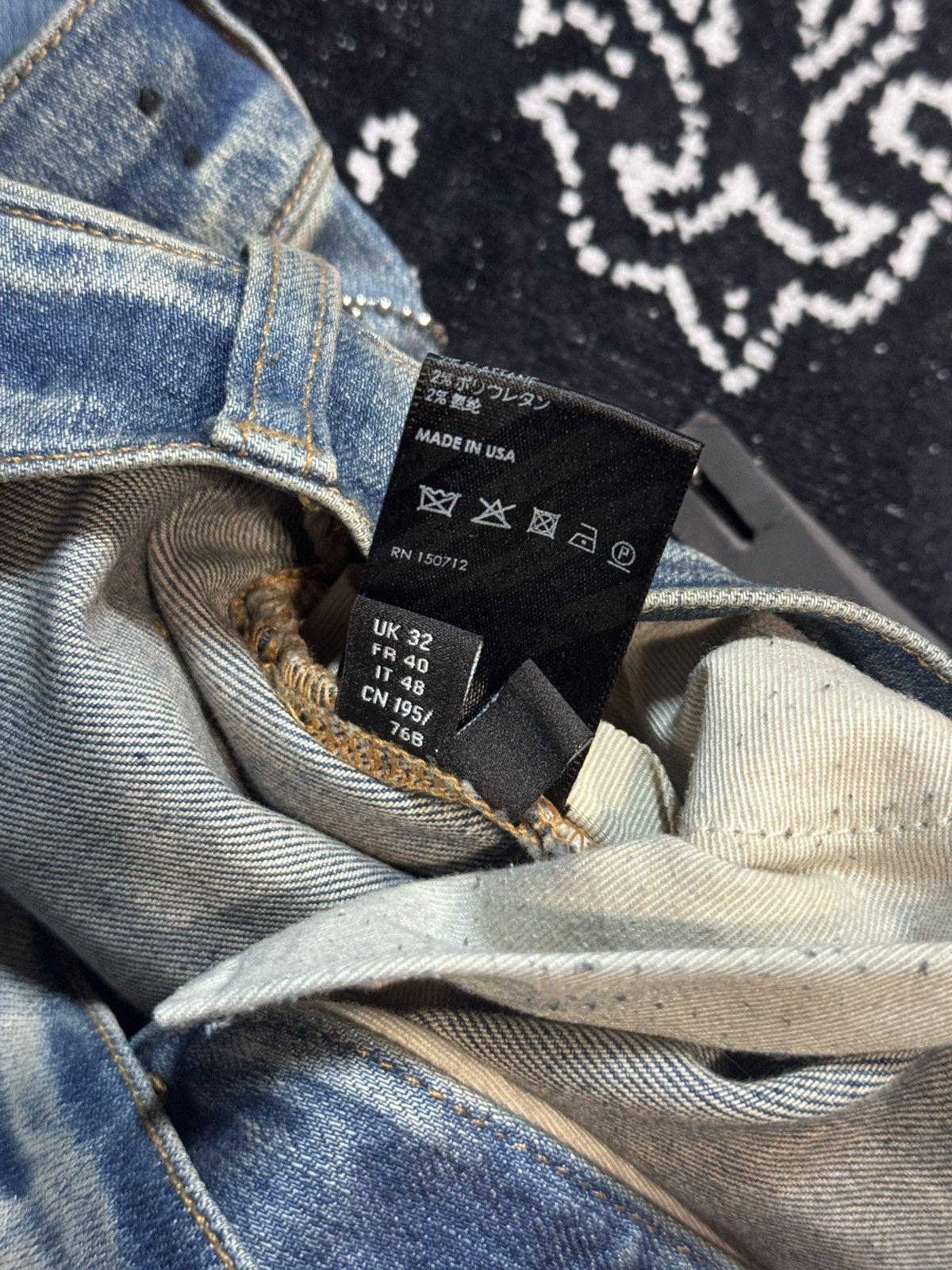 Amiri AMIRI BANDANA ENGLISH LOGO JEANS Size US 32 / EU 48 - 20 Thumbnail