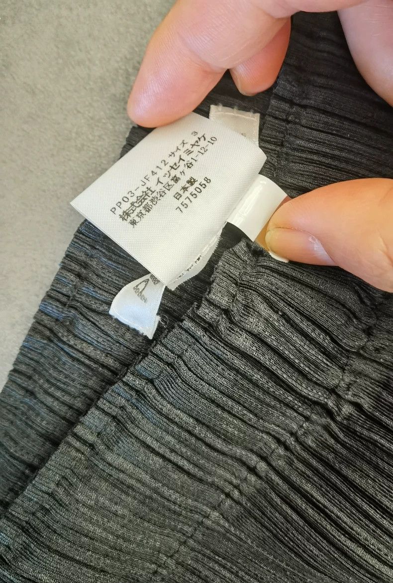 Issey Miyake Issey Miyake size:3 Black pleated trousers Size 22" - 4 Thumbnail
