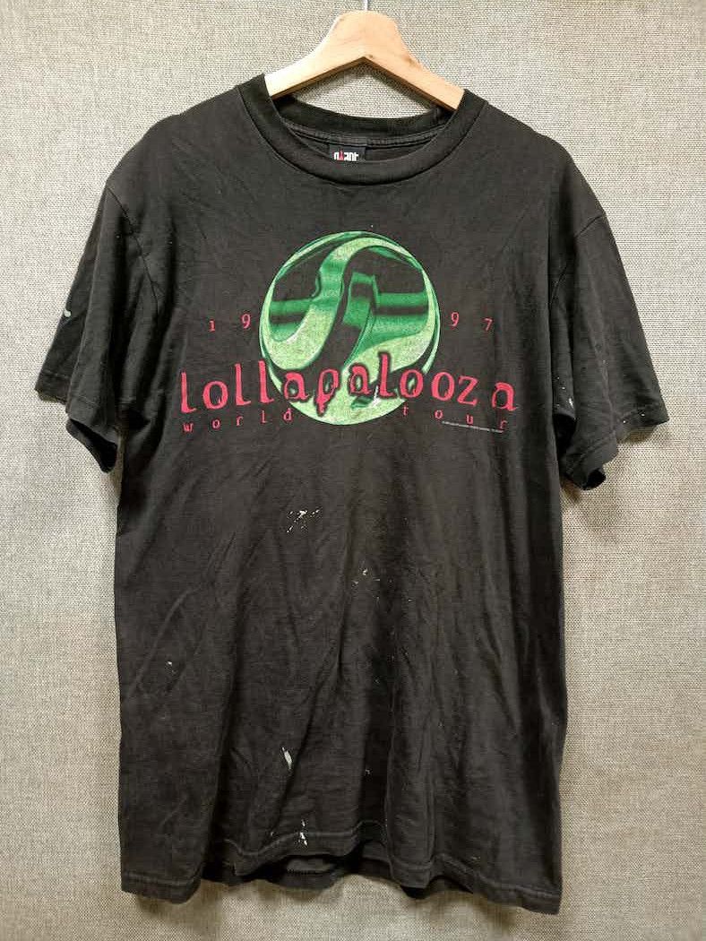 Band Tees vintage 90s t shirt Lollapalooza world tour distressed Size US L / EU 52-54 / 3 - 1 Thumbnail