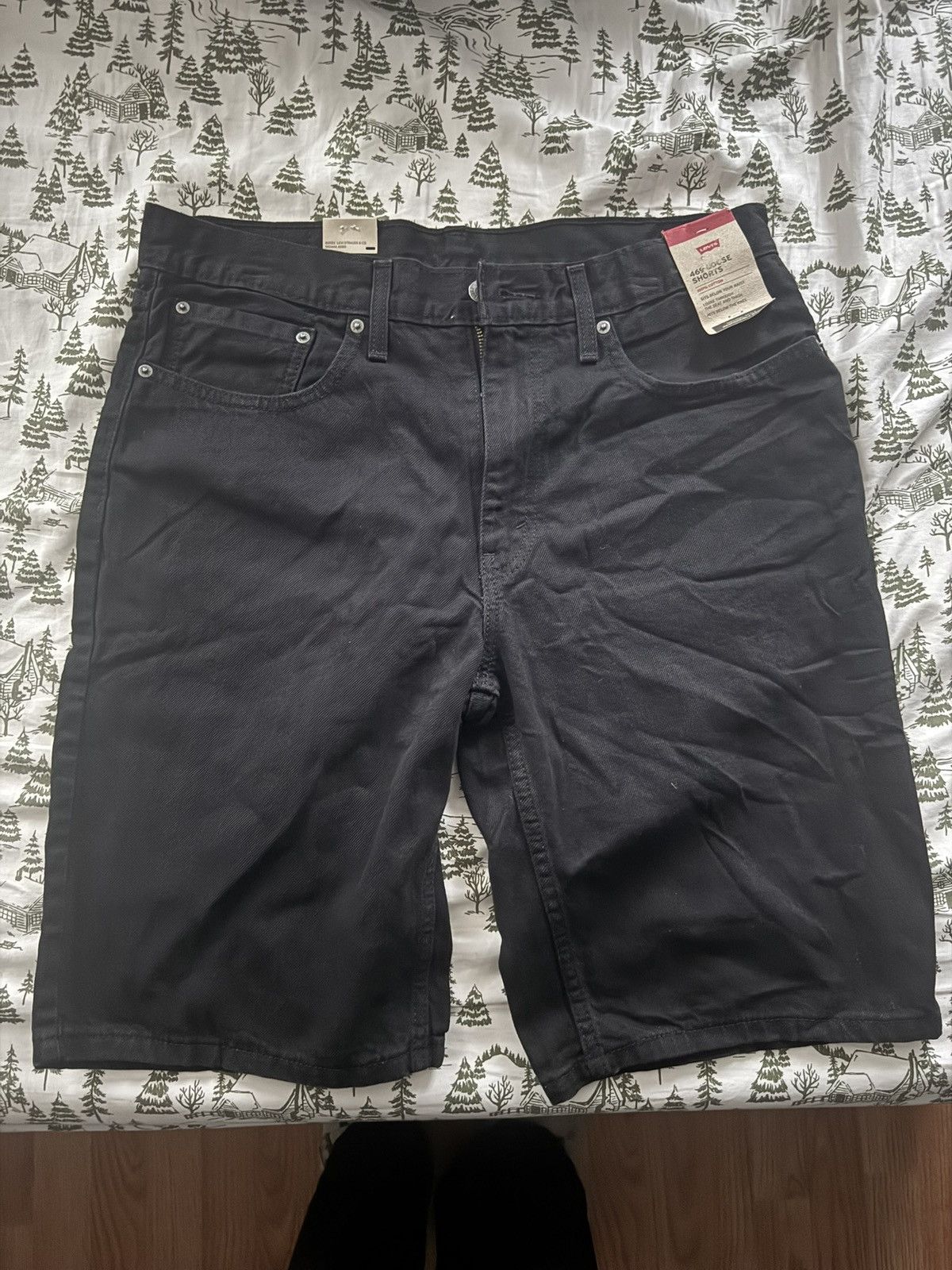 Levi's × Vintage Levi’s 469 Loose 12” men shorts Size US 34 / EU 50 - 1 Thumbnail