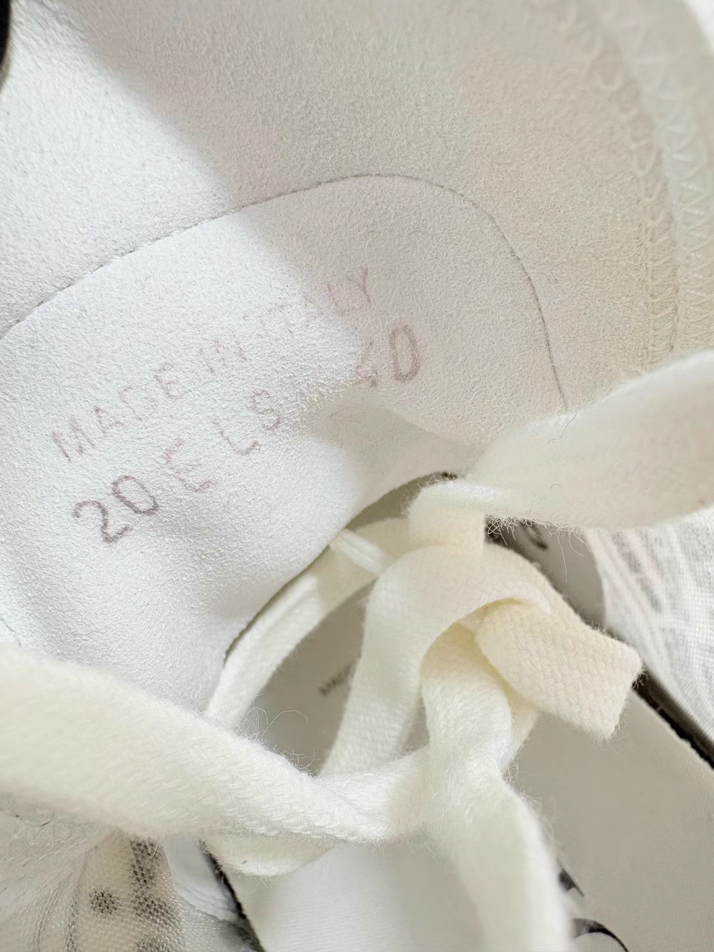 Dior DIOR B23 Newspaper High-Top Sneakers K1 Size US 7 / EU 40 - 7 Thumbnail