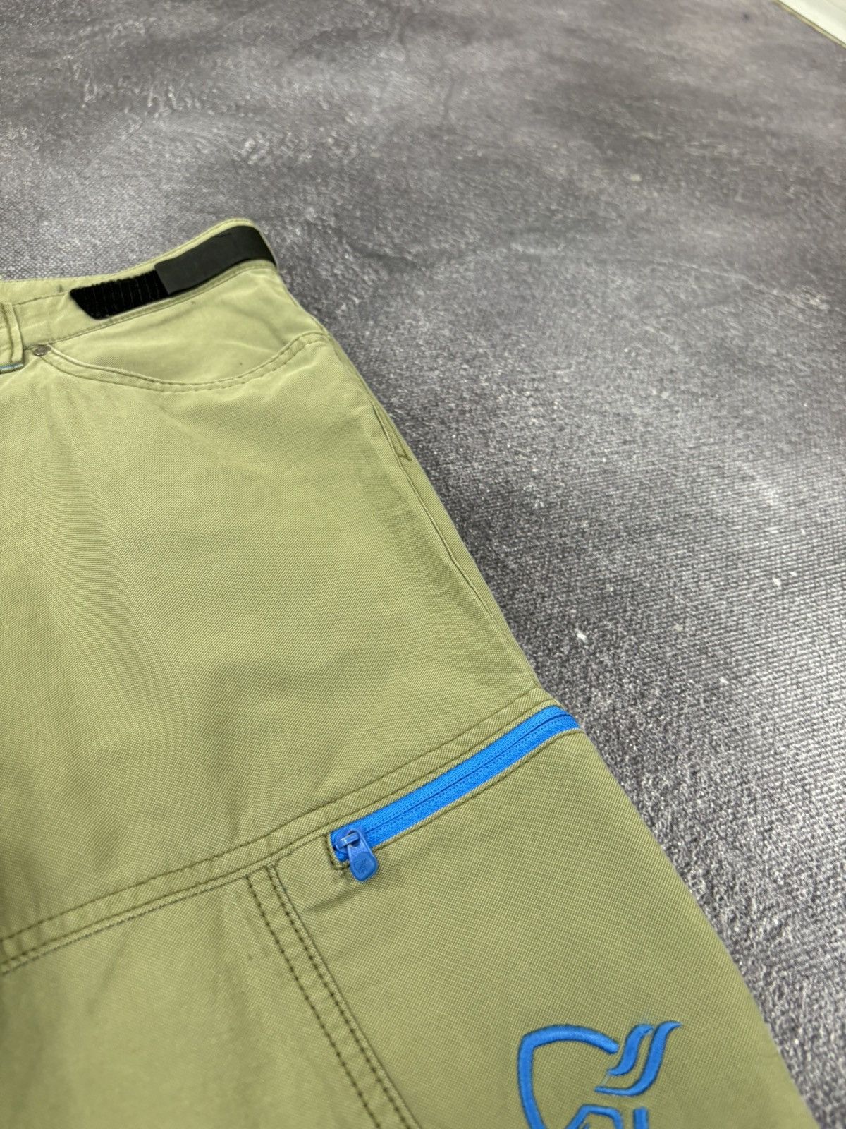 Norrona Norrona Men’s Falketind Olive Green Outdoor Cotton Shorts Size US 30 / EU 46 - 6 Thumbnail