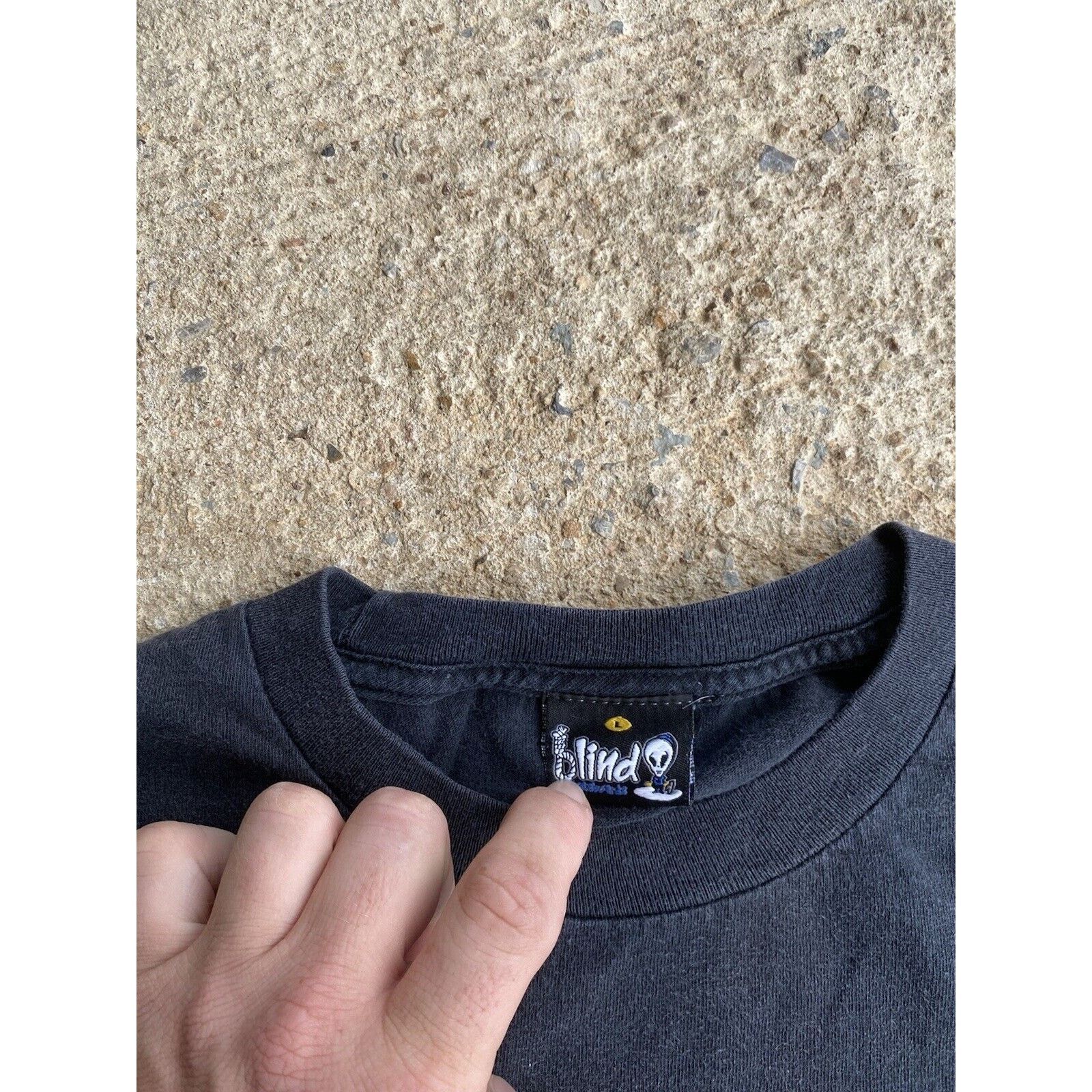 Shorty's Skateboards Vintage 90’s Y2K Blind Skateboard Electric Head Faded Shirt Size US L / EU 52-54 / 3 - 5 Thumbnail