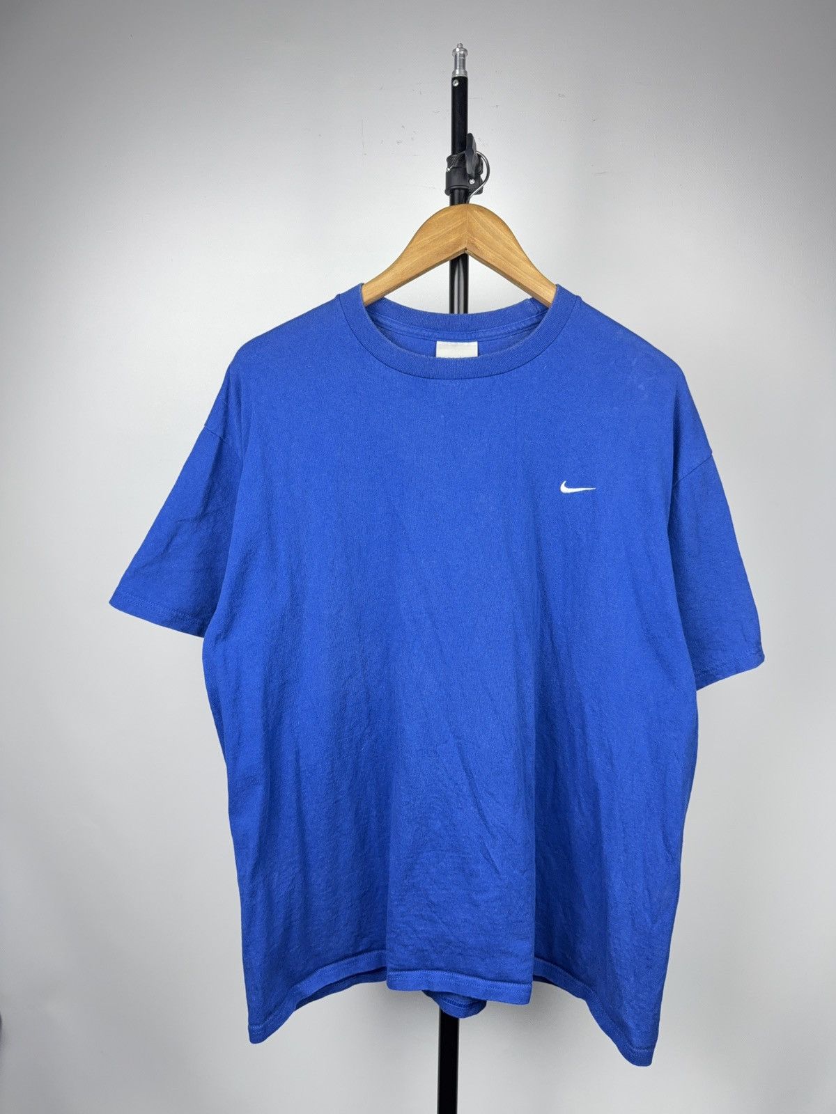 Nike Vintage 90s Retro Nike Basic Small Swoosh Embroidered Tee Size US L / EU 52-54 / 3 - 1 Thumbnail