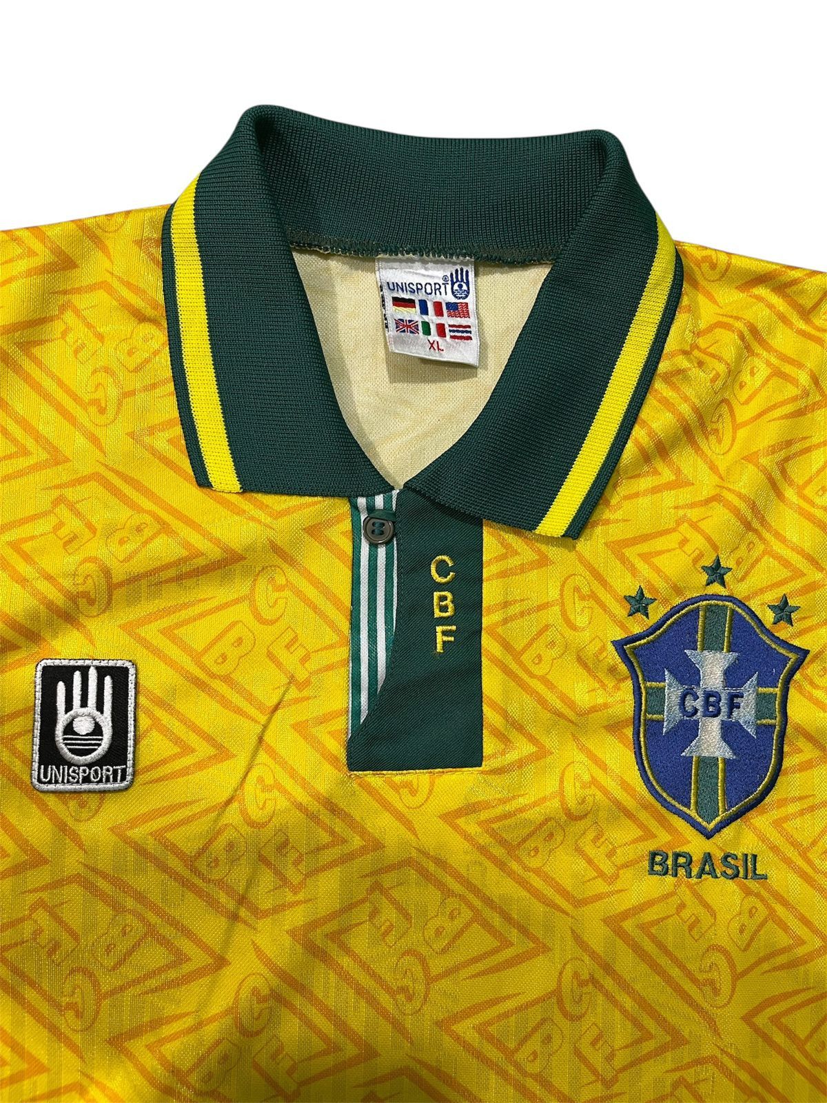 Vintage Vintage Uhisport Brazil 1994 Football Jersey Size US L / EU 52-54 / 3 - 7 Thumbnail