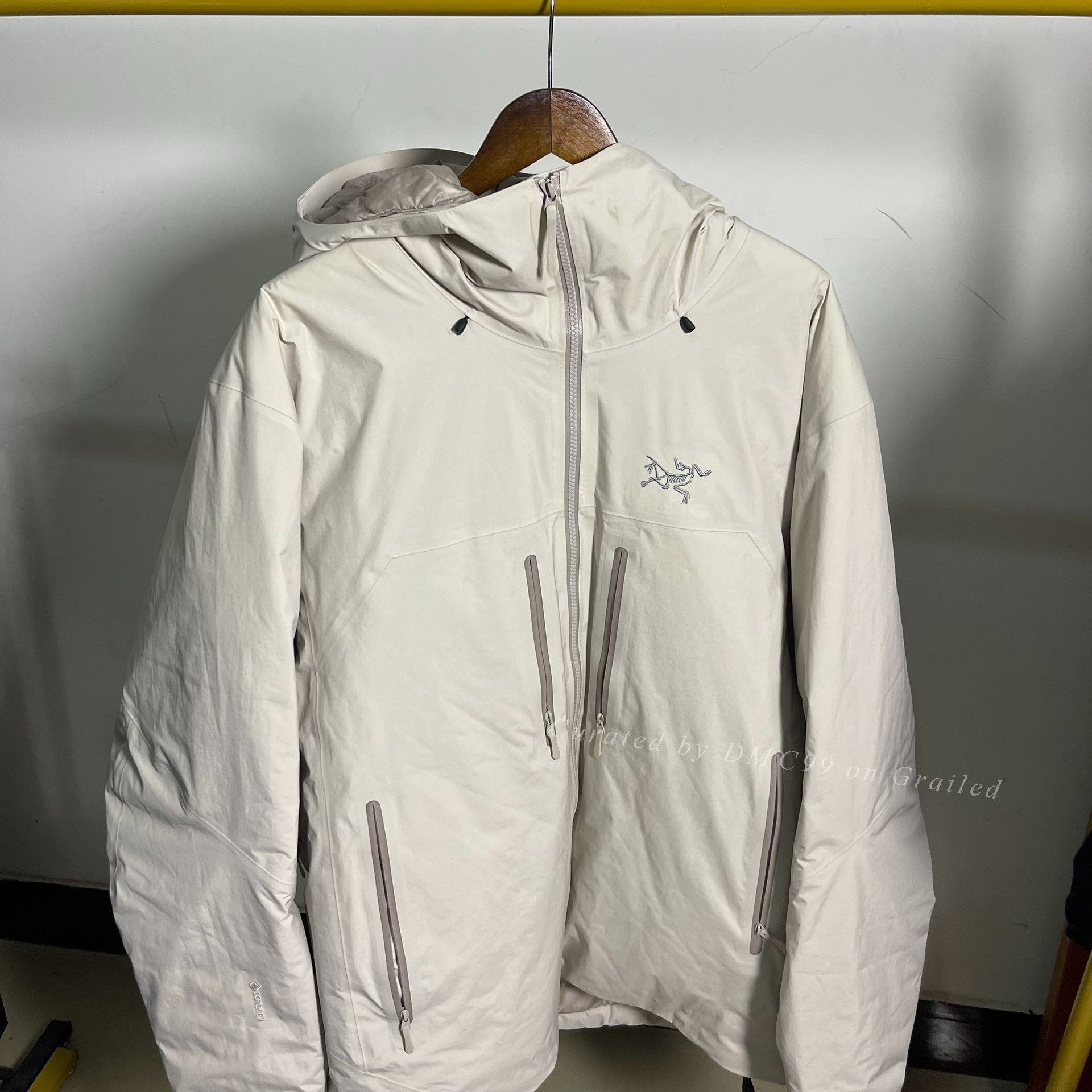 Arc'teryx Alpha AR in Glitch Grey Jacket Men's | Grailed