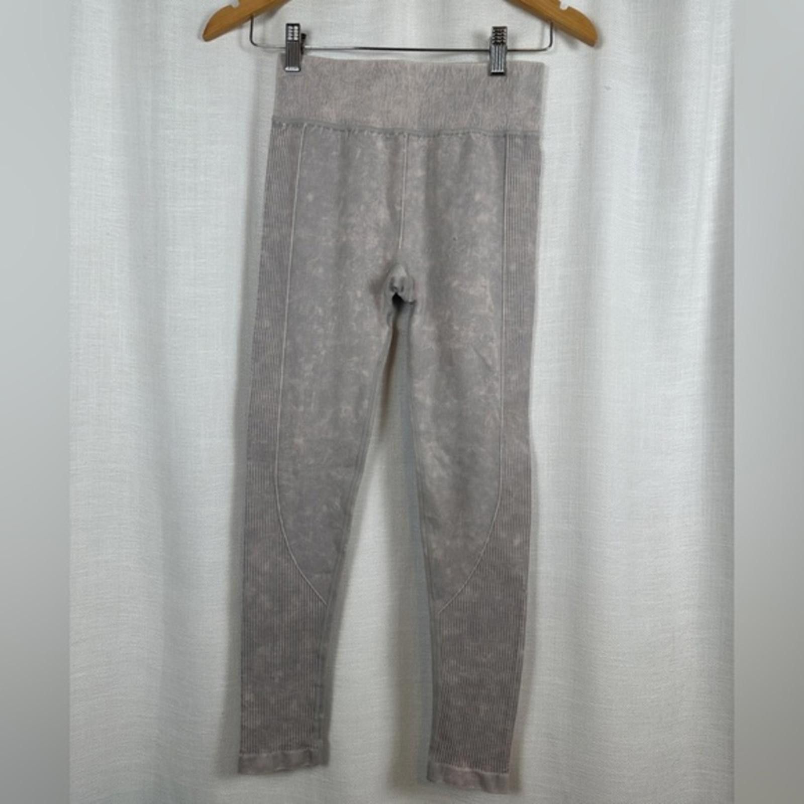 Other Ribbed high waisted small Leggings stretchy sandstone Size 28" / US 6 / IT 42 - 1 Thumbnail