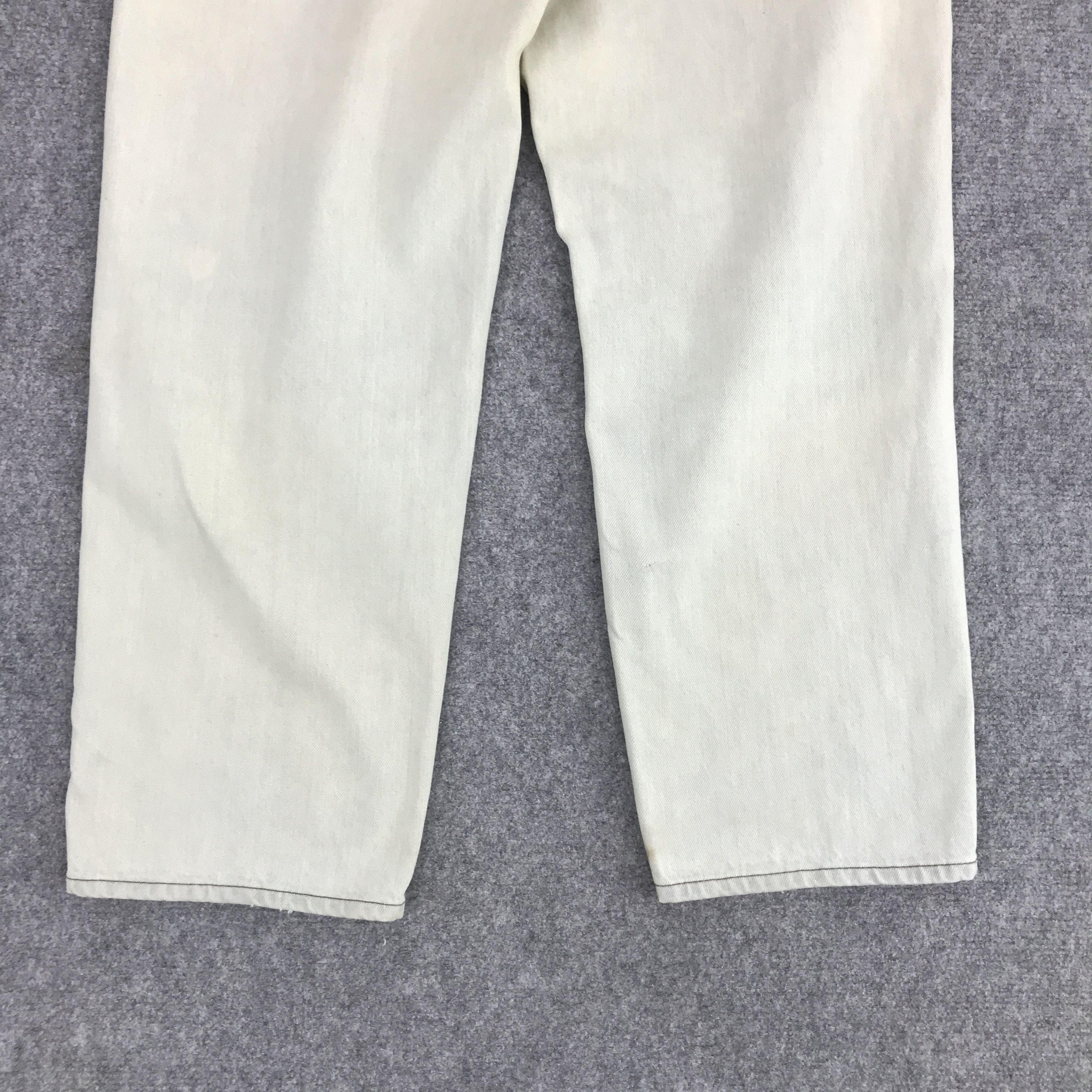 Christophe Lemaire × Uniqlo LEMAIRE X UNIQLO LIGHT WASH DISTRESSED JEANS Size US 30 / EU 46 - 6 Thumbnail