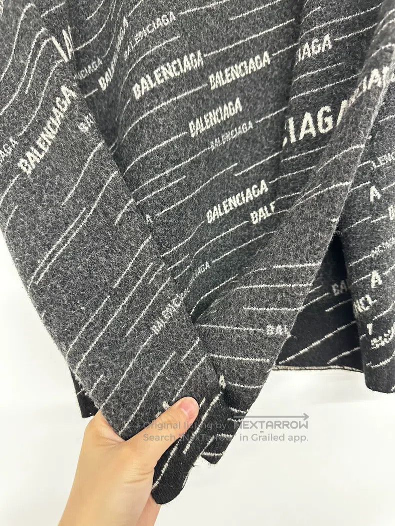 Balenciaga Balenciaga Full Print Sweater Size US XS / EU 42 / 0 - 4 Thumbnail