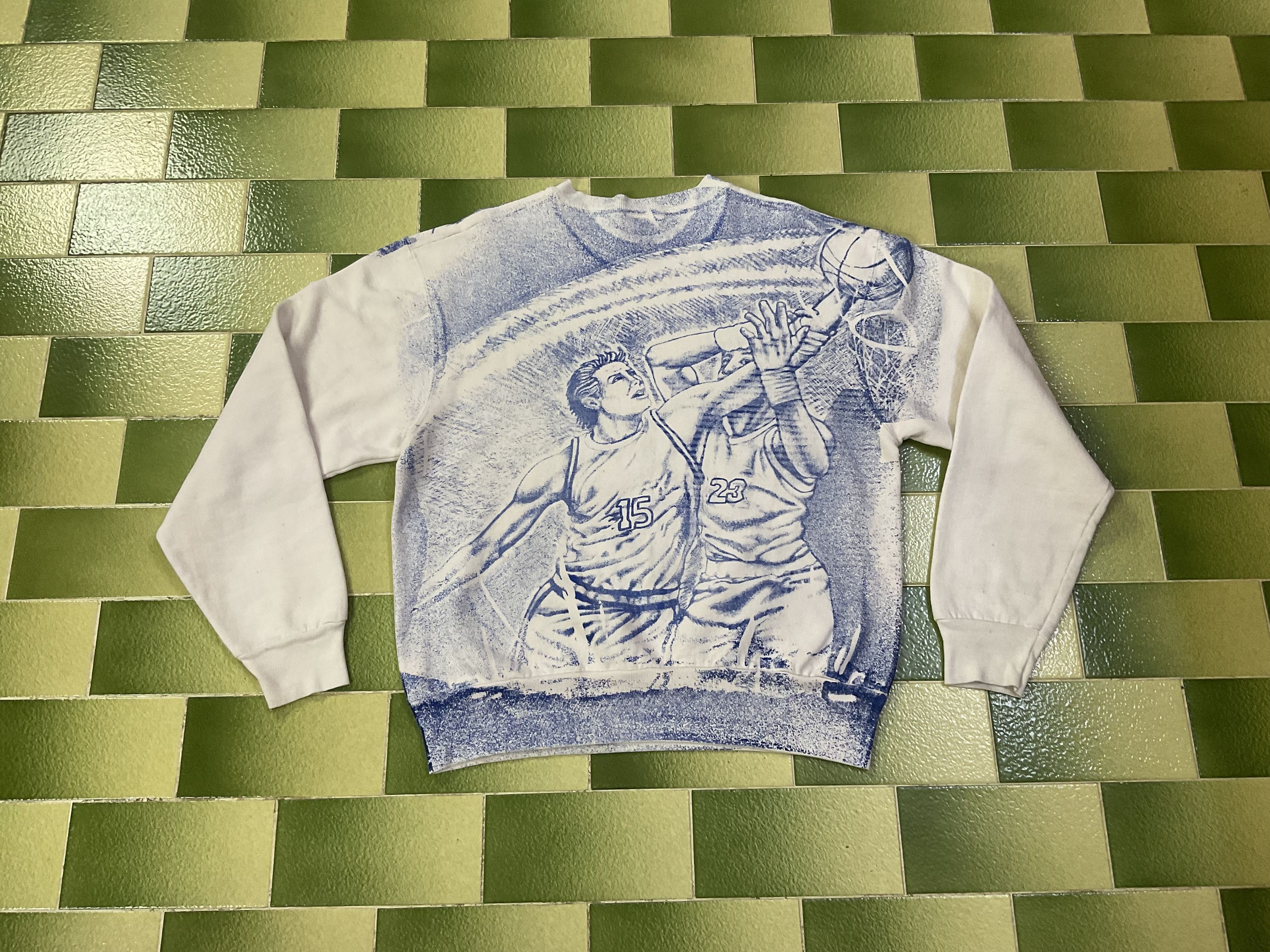 NCAA Vintage 90s UCLA Bruins Basketball All Over Print Sweatshirt Size US L / EU 52-54 / 3 - 2 Thumbnail