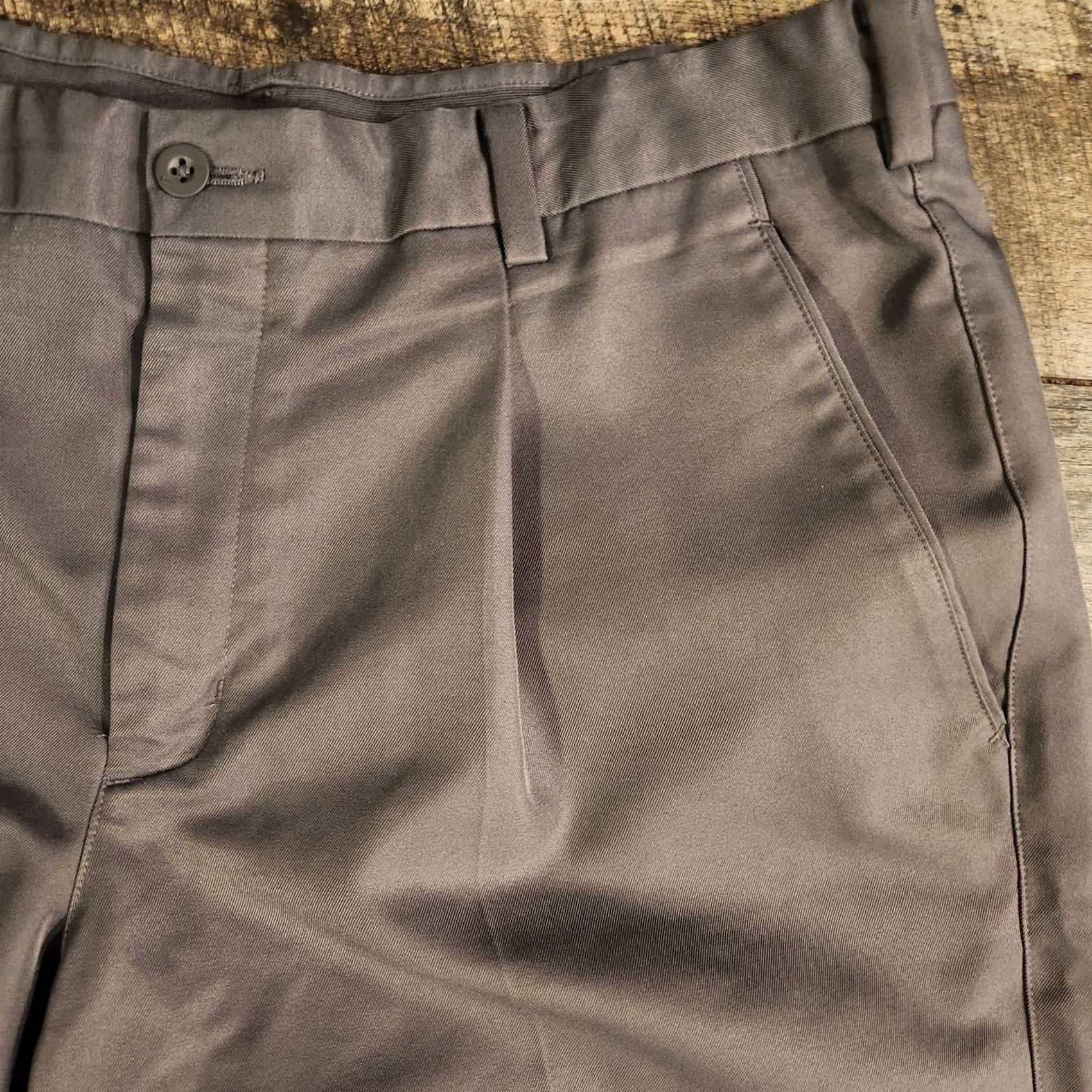 Nike Nike Golf Shorts Mens 35 Pleated Gray 9" Inseam Dri-Fit Performance Size US 35 - 2 Thumbnail