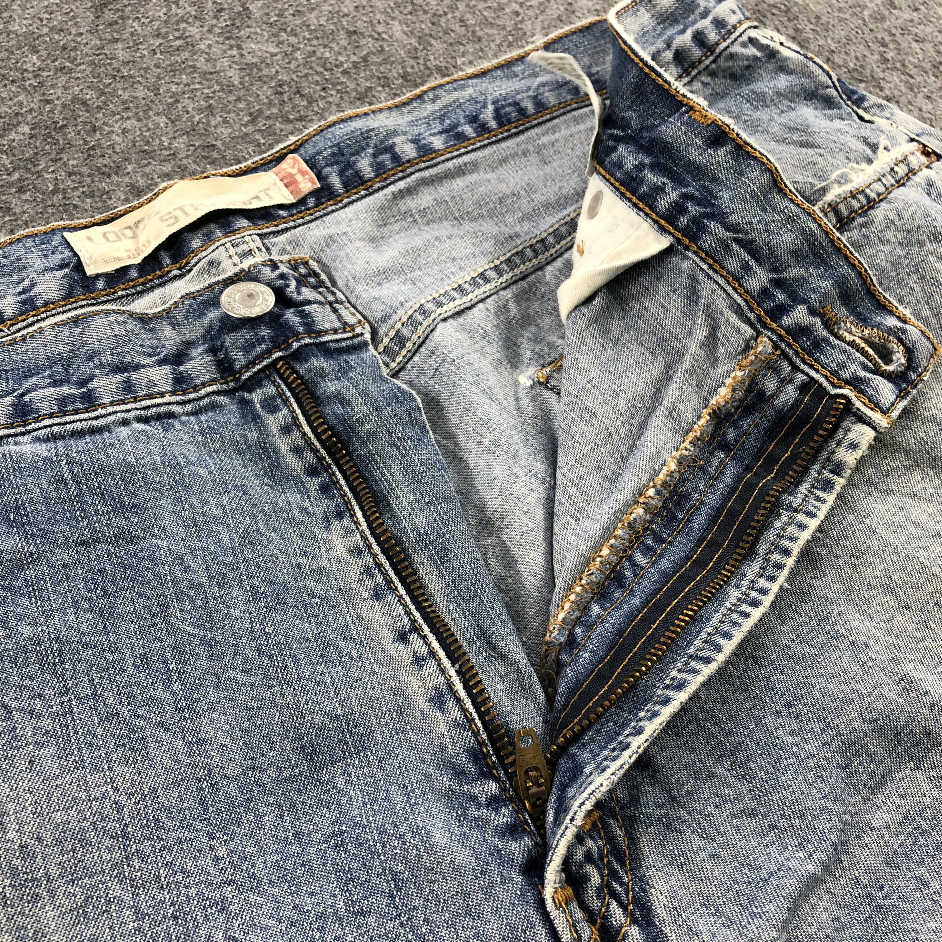 Levi's Stone Washed Vintage Levis 569 Jeans Distressed Denim-J1000 Size US 38 / EU 54 - 9 Thumbnail