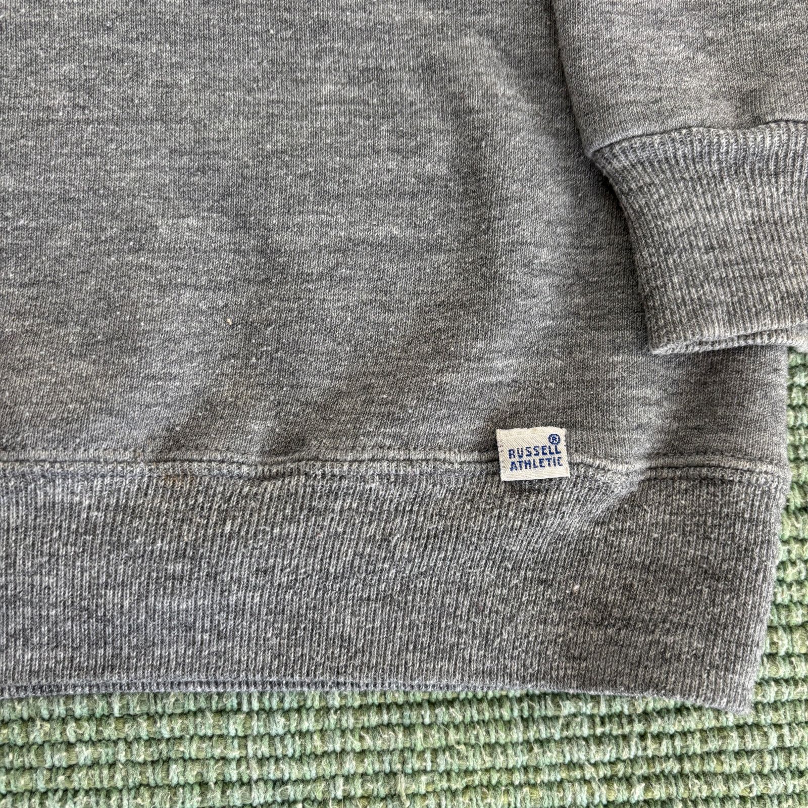 Russell Athletic × Vintage Vintage 1990s Gray Russell Athletic Blank Sweatshirt Size XL Size US XL / EU 56 / 4 - 3 Thumbnail