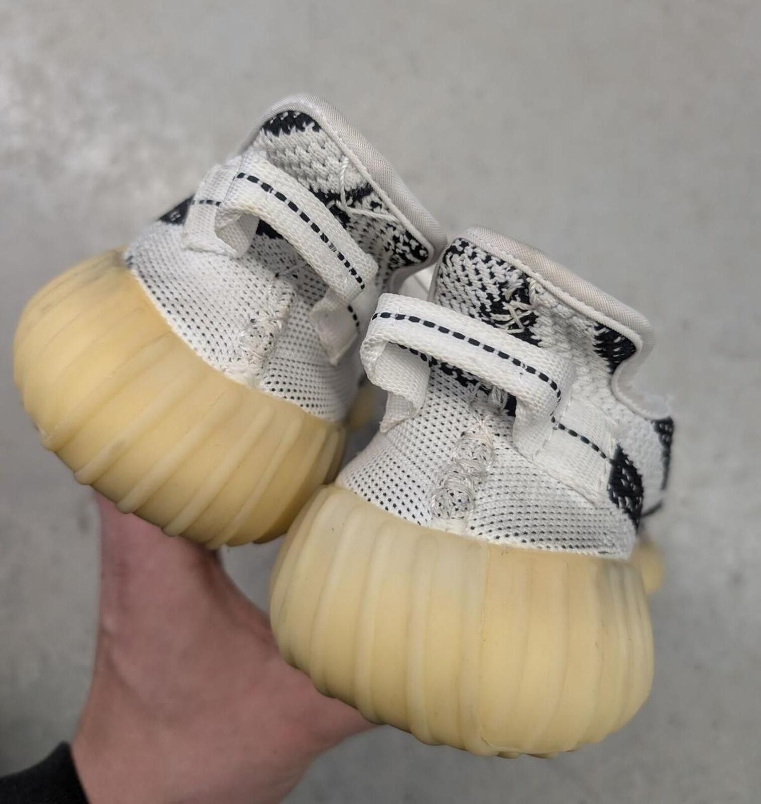 Adidas Yeezy Zebra Adidas Boost 350 V2 2017 Size 10 Size ONE SIZE - 9 Thumbnail