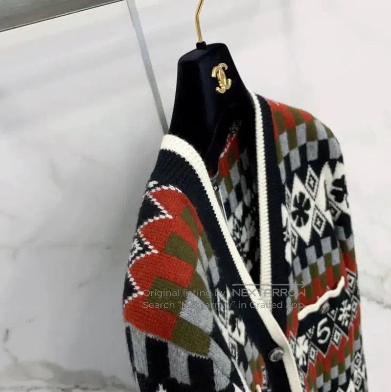 Chanel Chanel Color Block Cashmere Cardigan . Size S / US 4 / IT 40 - 6 Thumbnail