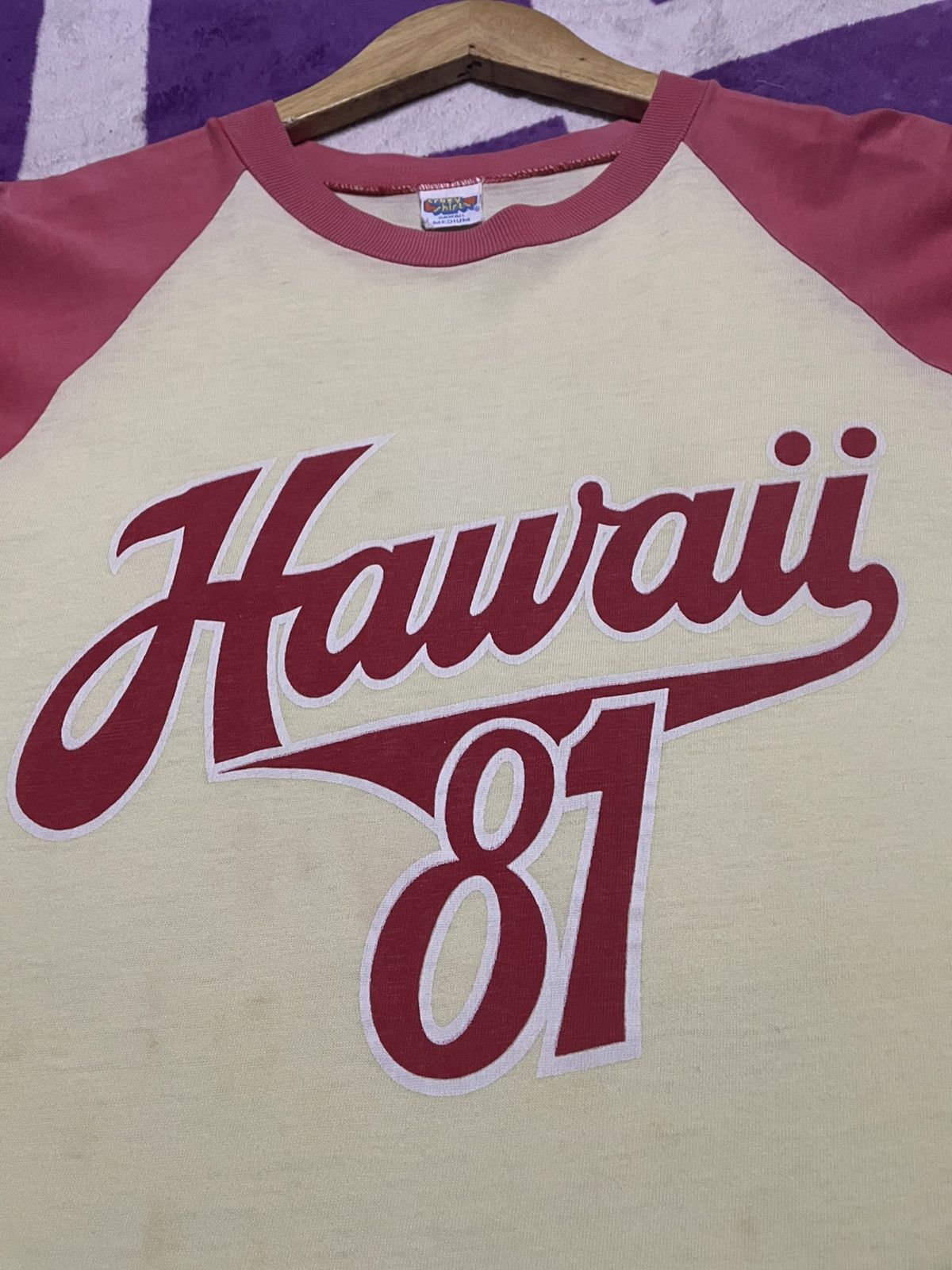Vintage RARE Vintage Hawaii ’81 Raglan Tee Made in USA Thom Yorke Size US M / EU 48-50 / 2 - 3 Thumbnail