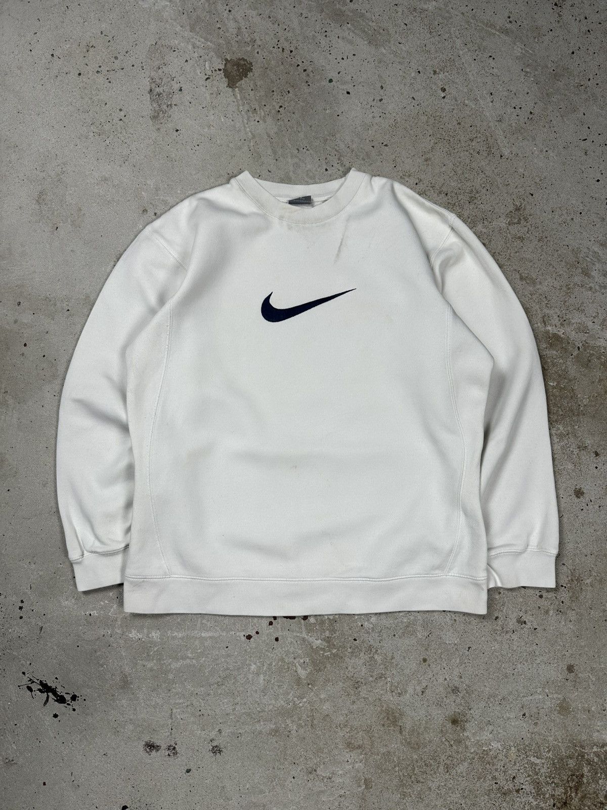 Nike × Vintage Vintage Y2K Nike White Center Big Swoosh Crewneck Size US S / EU 44-46 / 1 - 1 Thumbnail